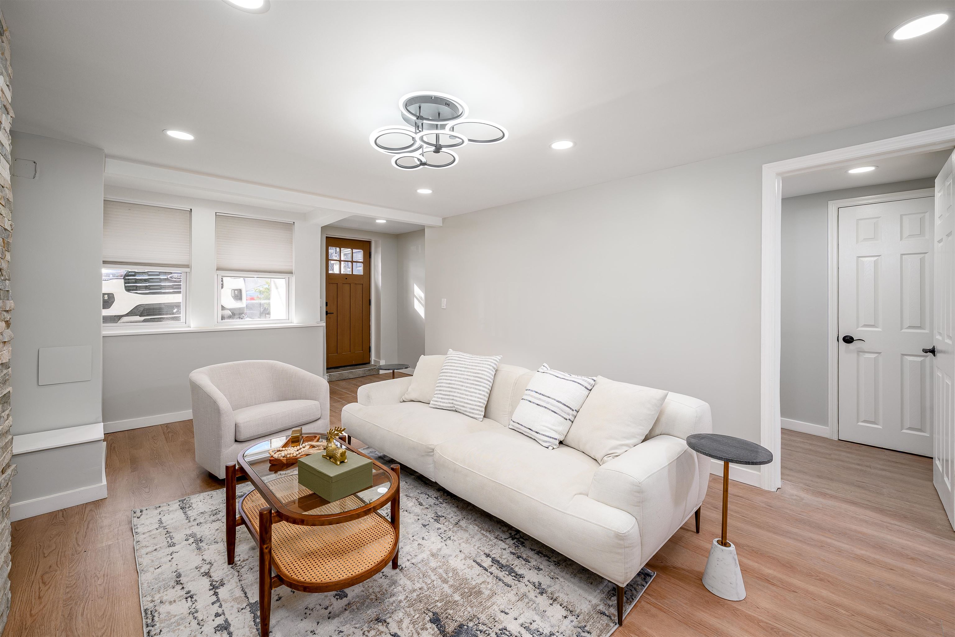 70 BOWERS ST - Photo 1