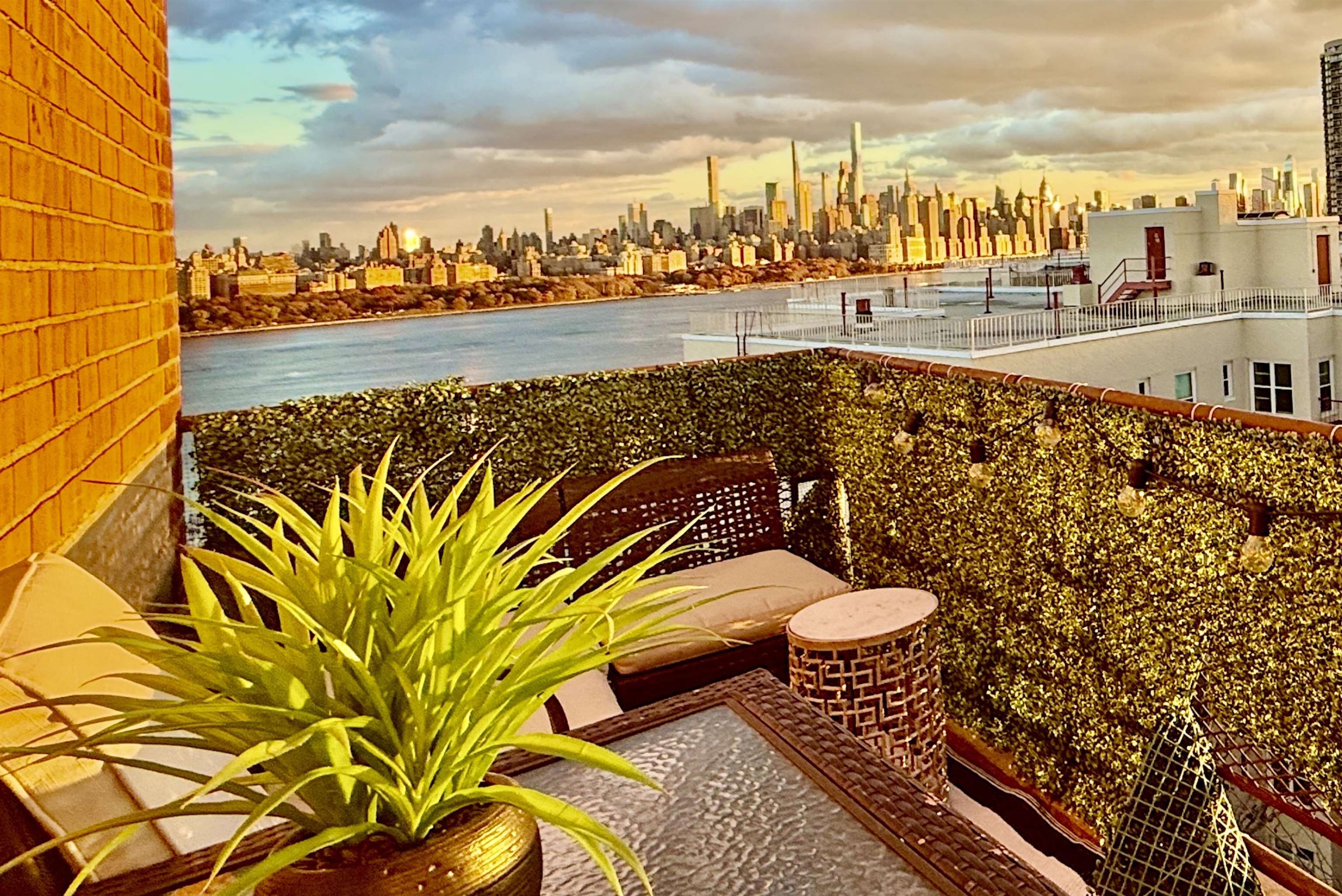 8800 BLVD EAST - Photo 3