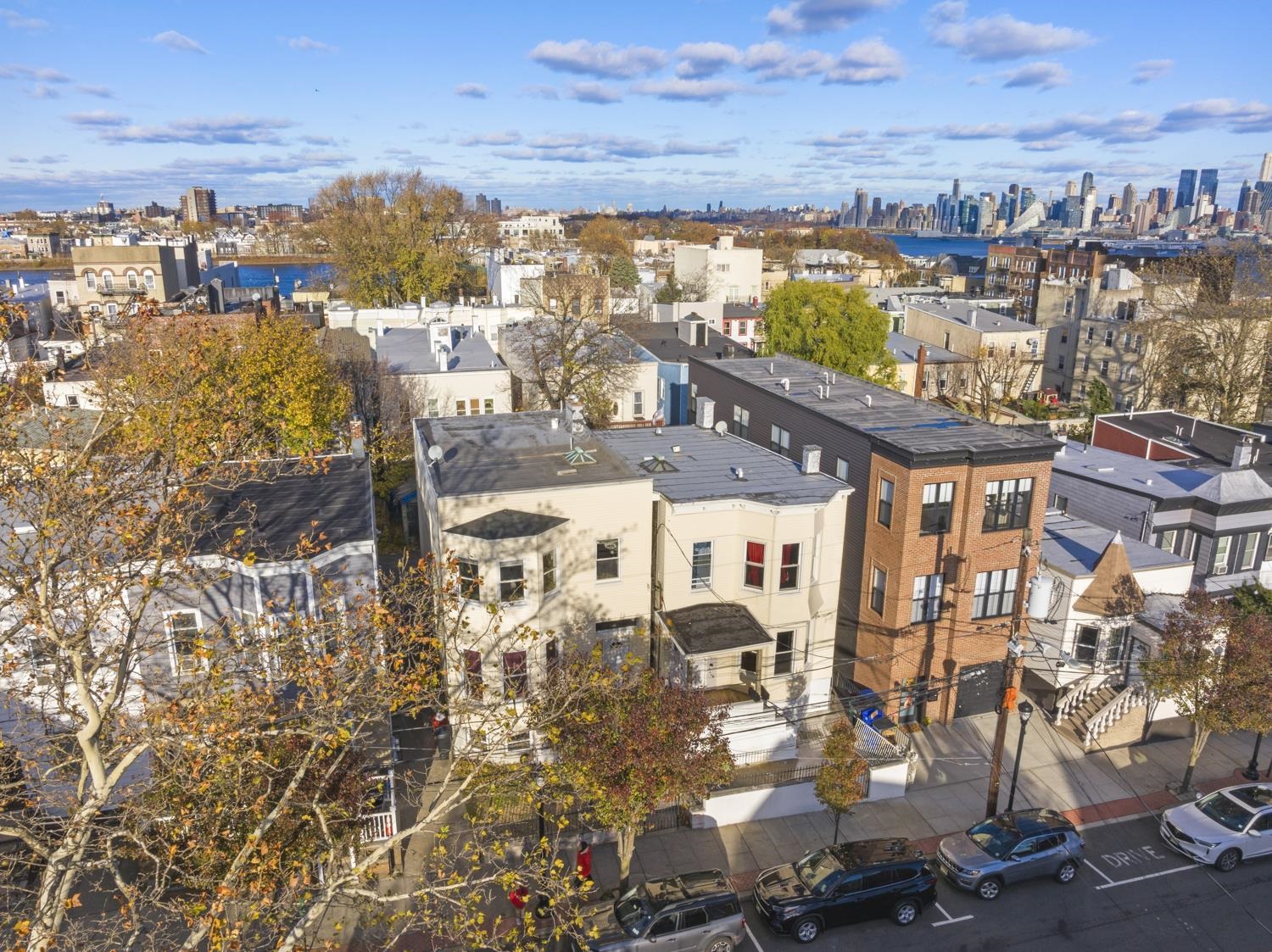 122 18TH ST - Photo 3