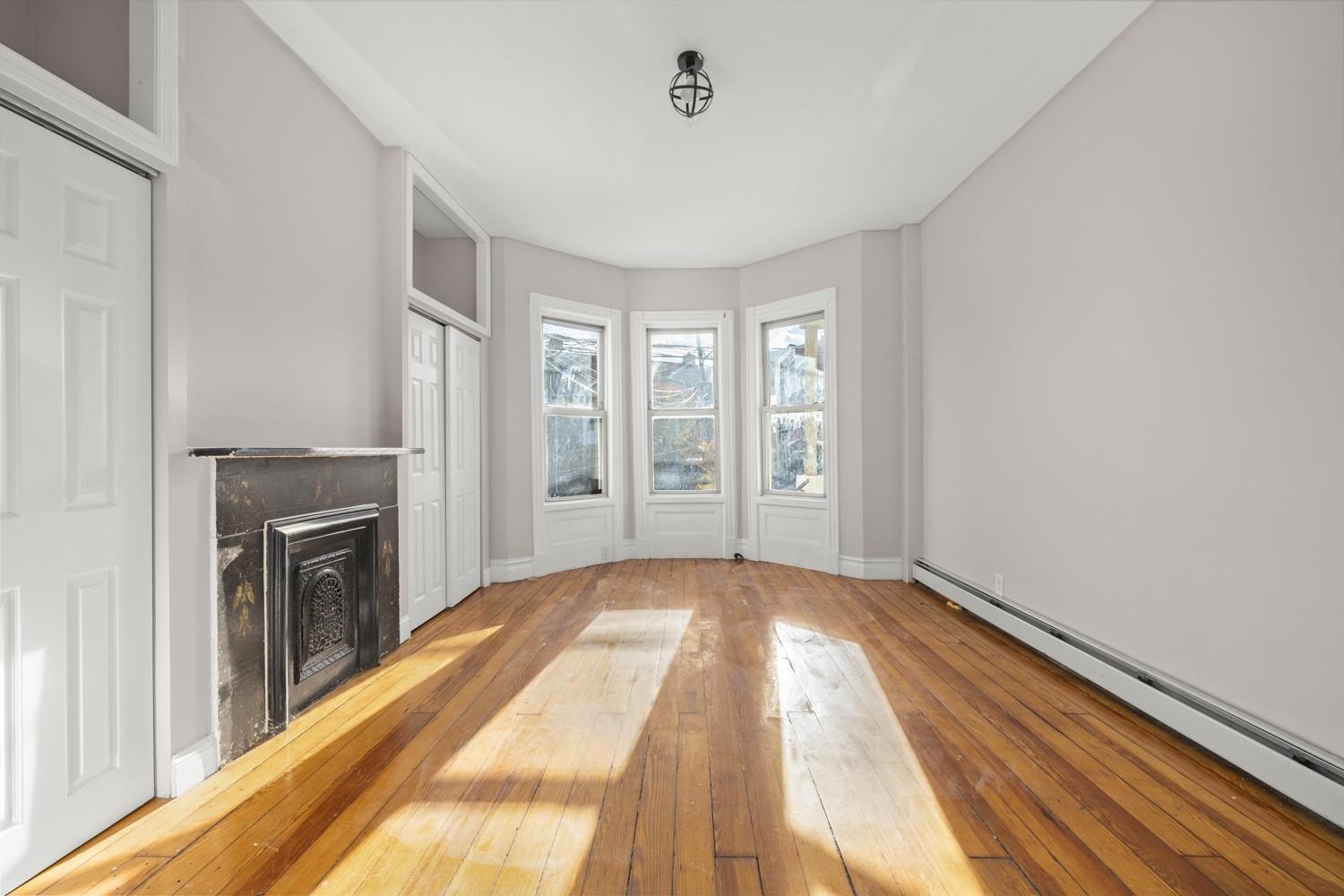 122 18TH ST - Photo 4