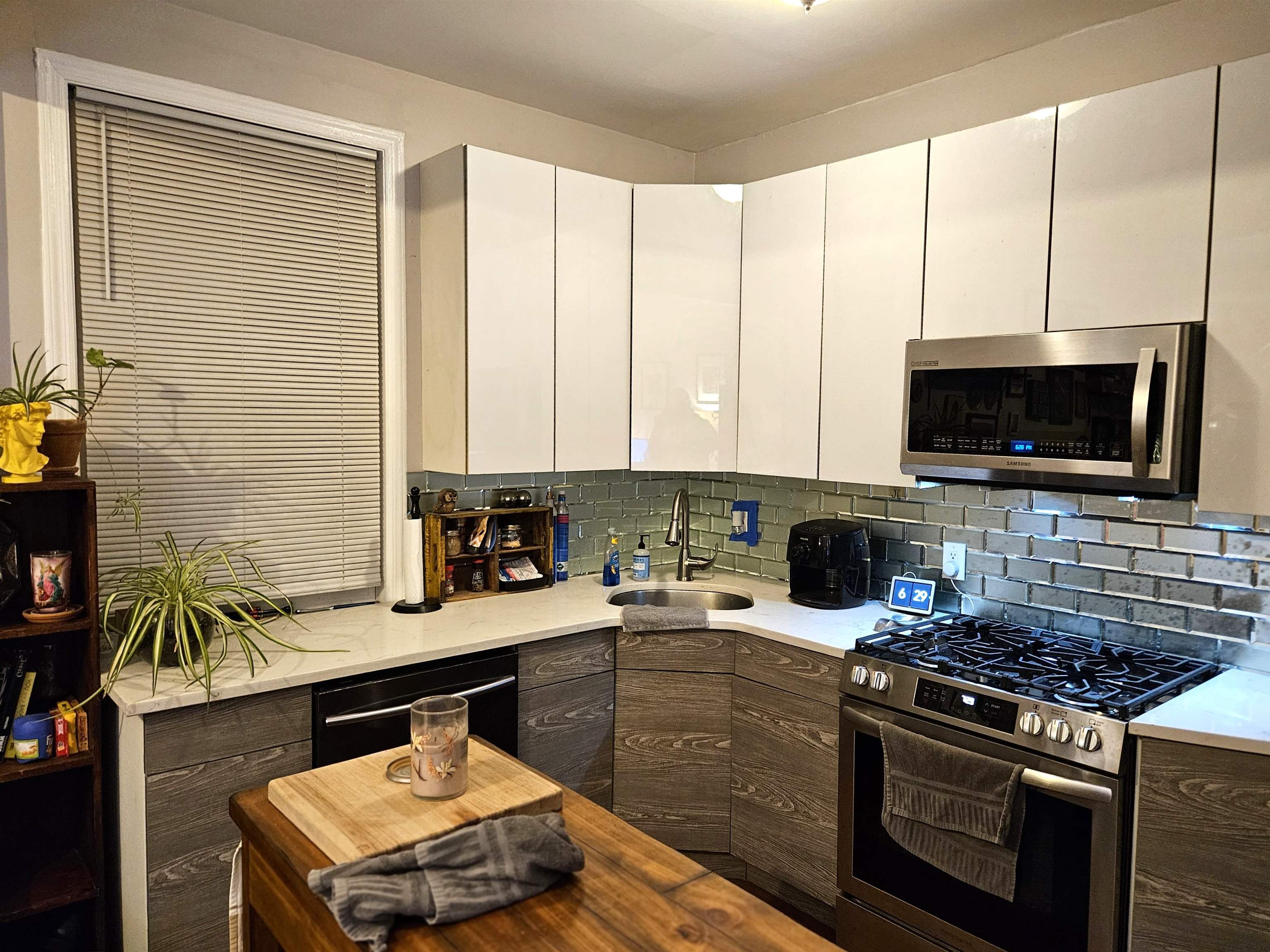 124 18TH ST - Photo 5