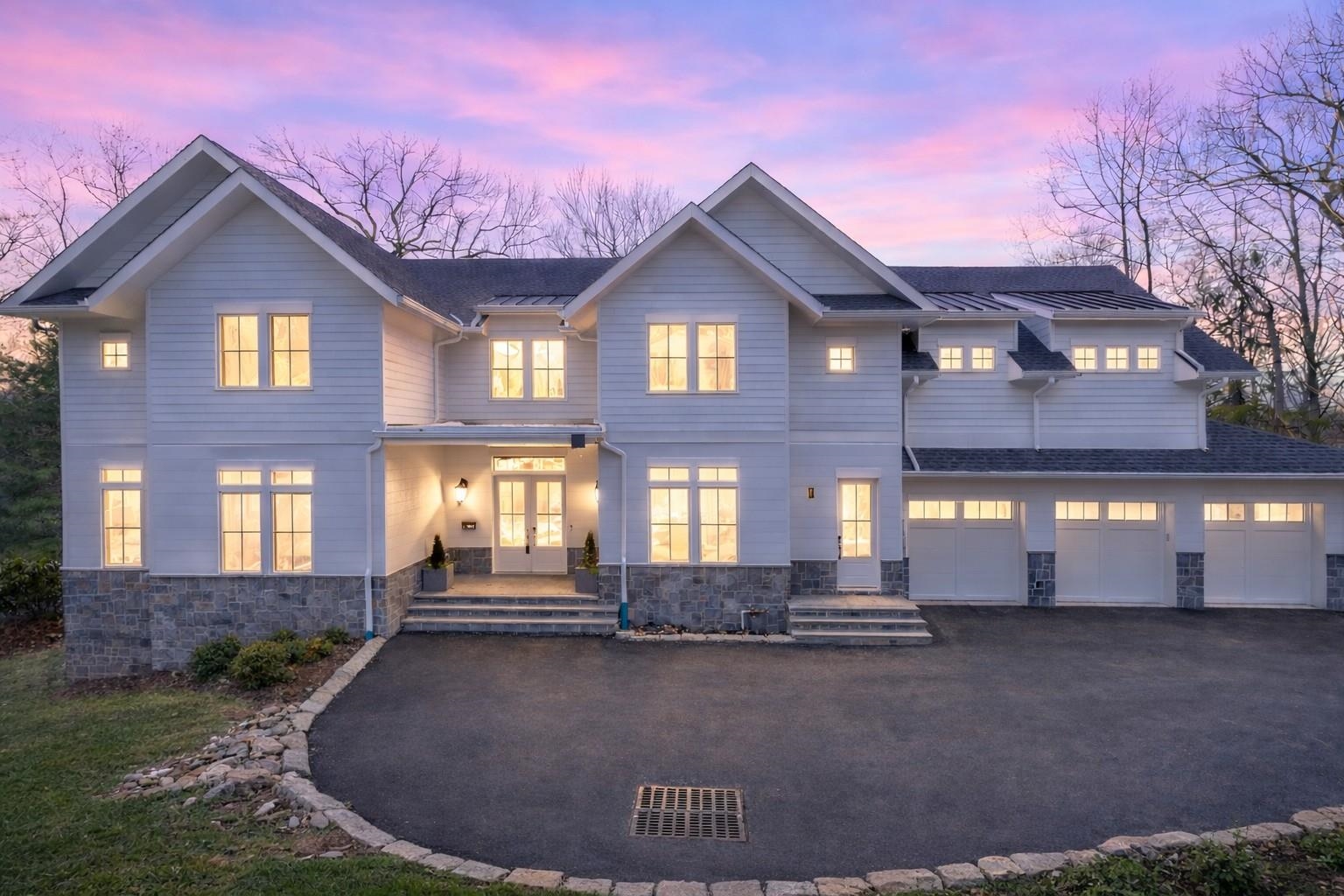 468 LYDECKER ST - Photo 2