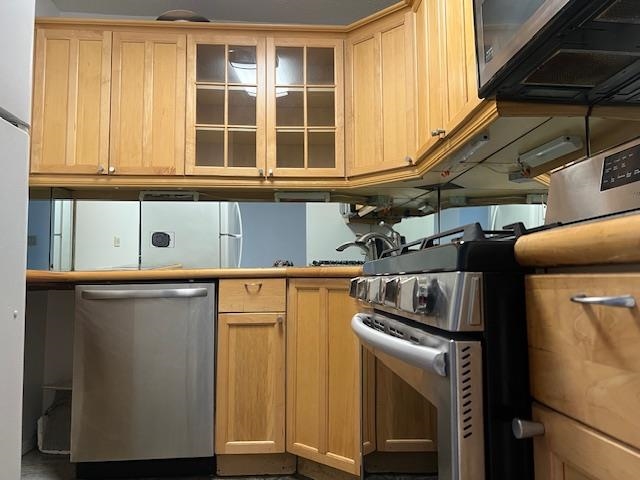 7002 BLVD EAST - Photo 2