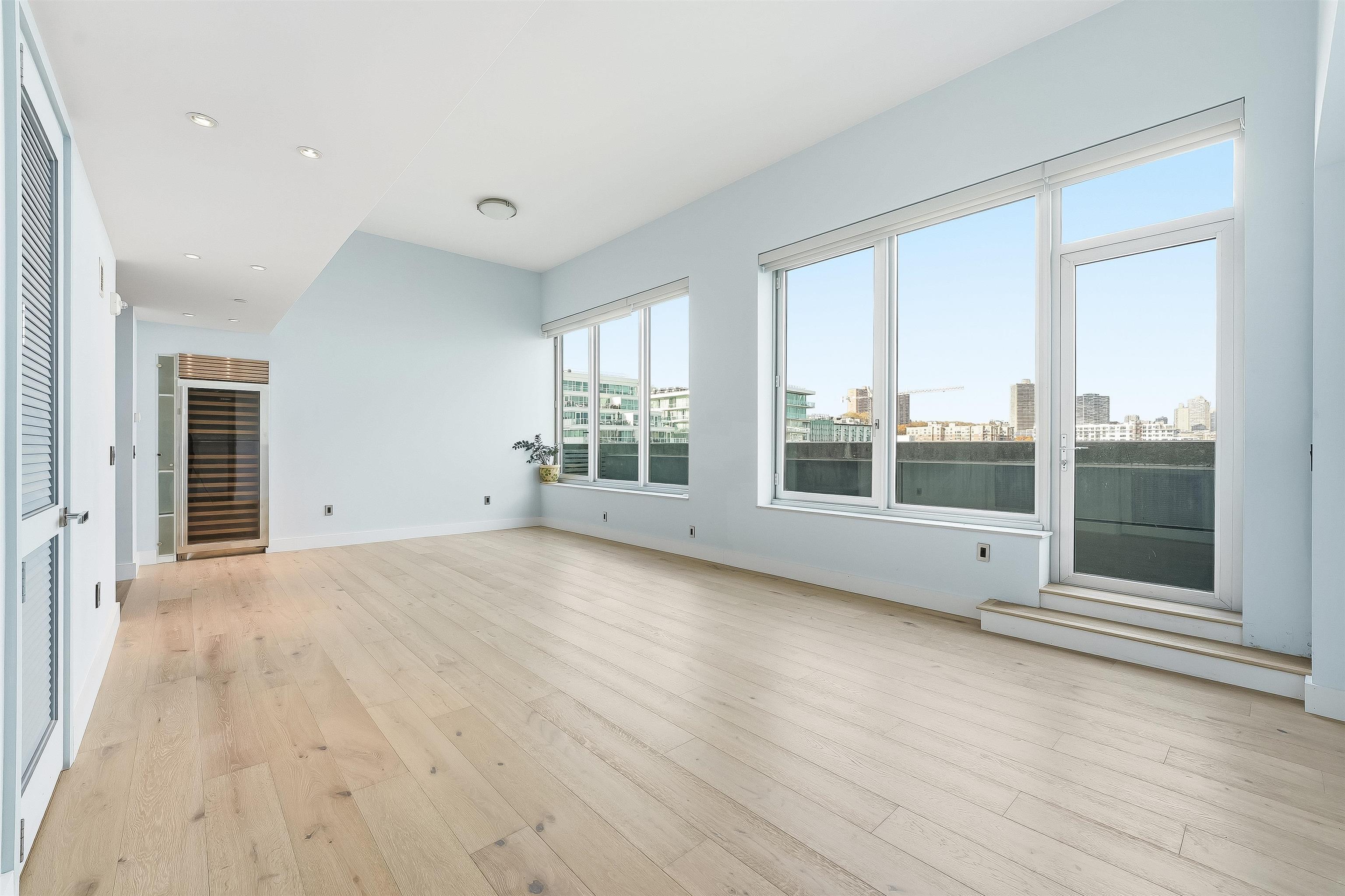 1000 AVENUE AT PORT IMPERIAL #703