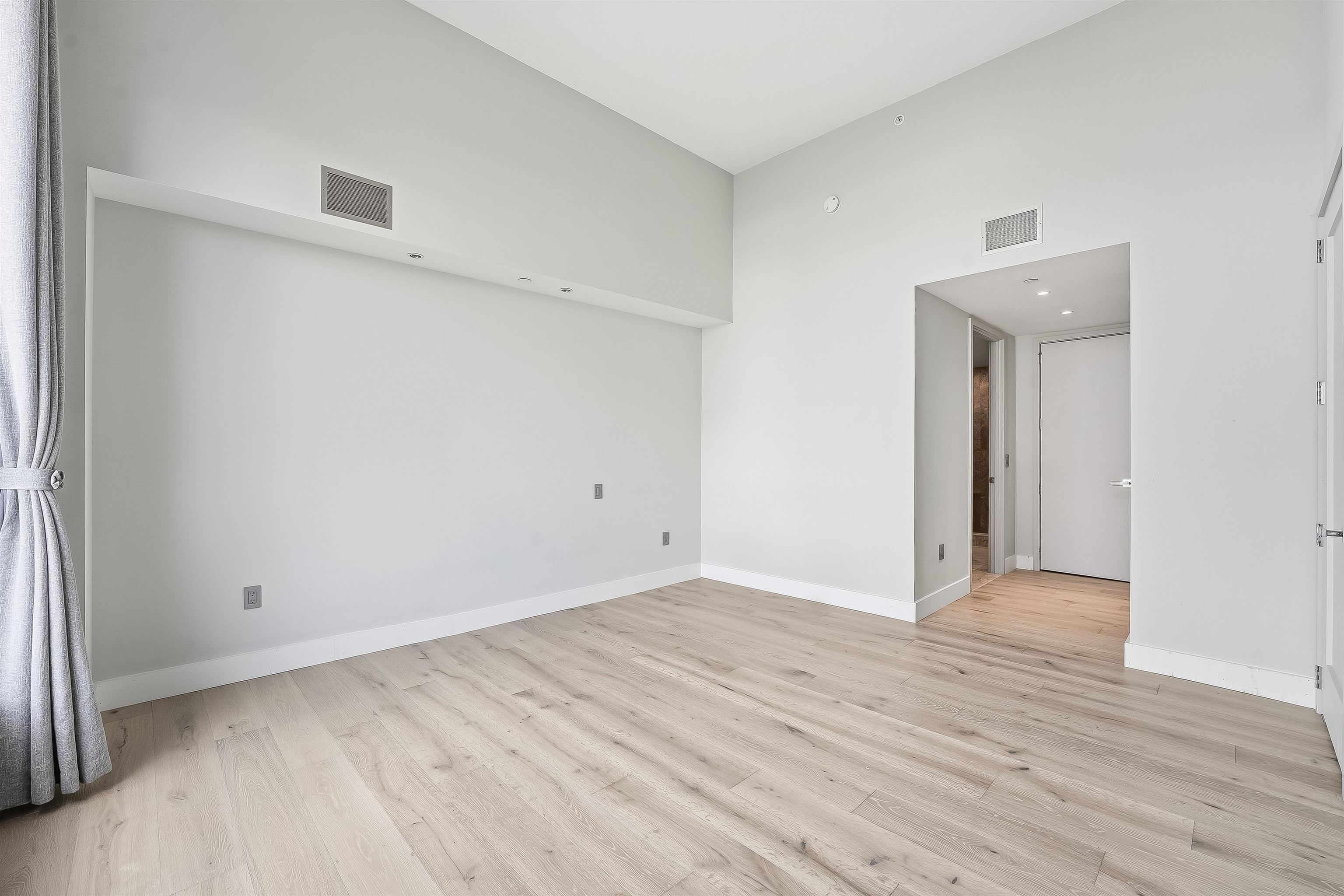 1000 AVENUE AT PORT IMPERIAL #703