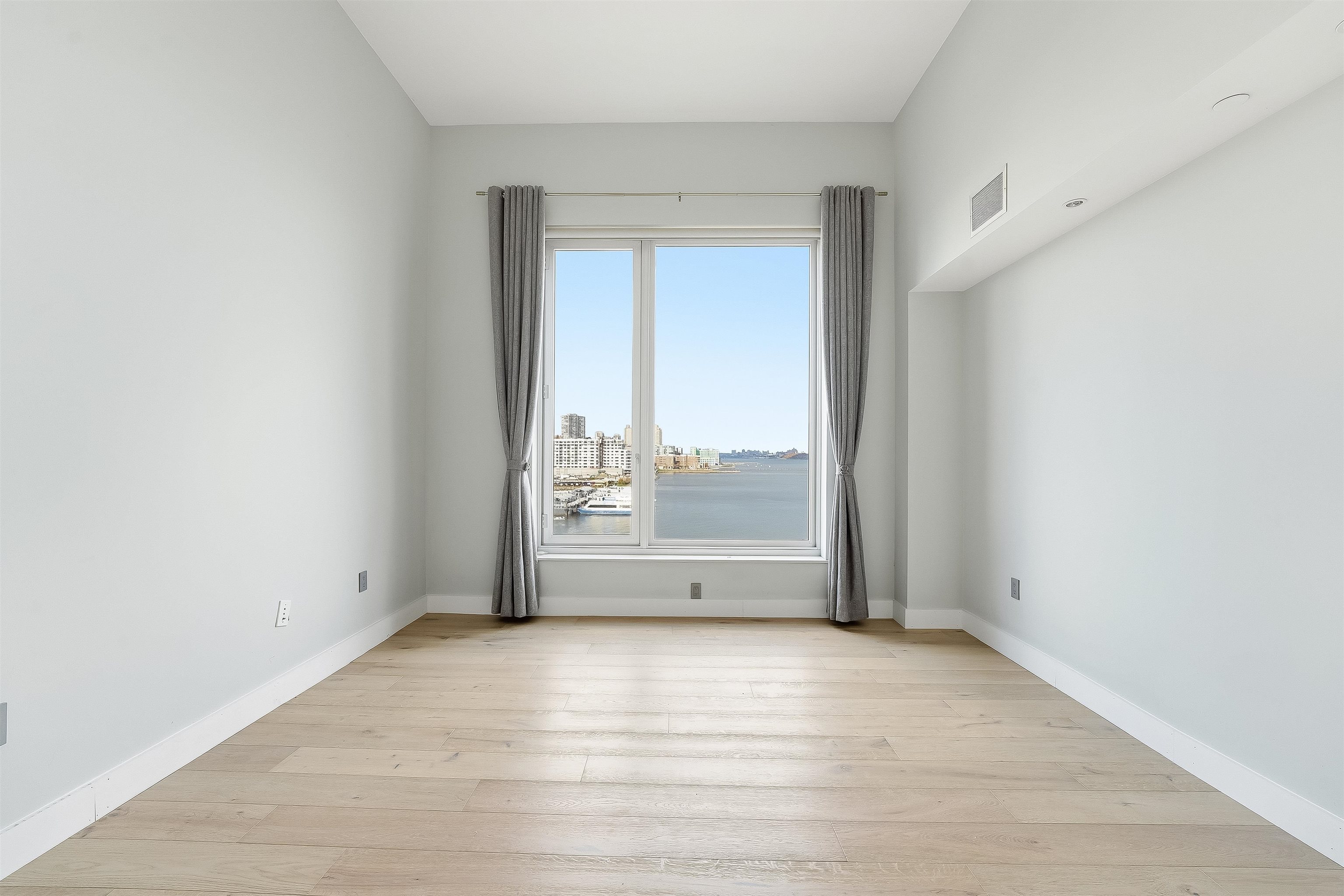 1000 AVENUE AT PORT IMPERIAL #703