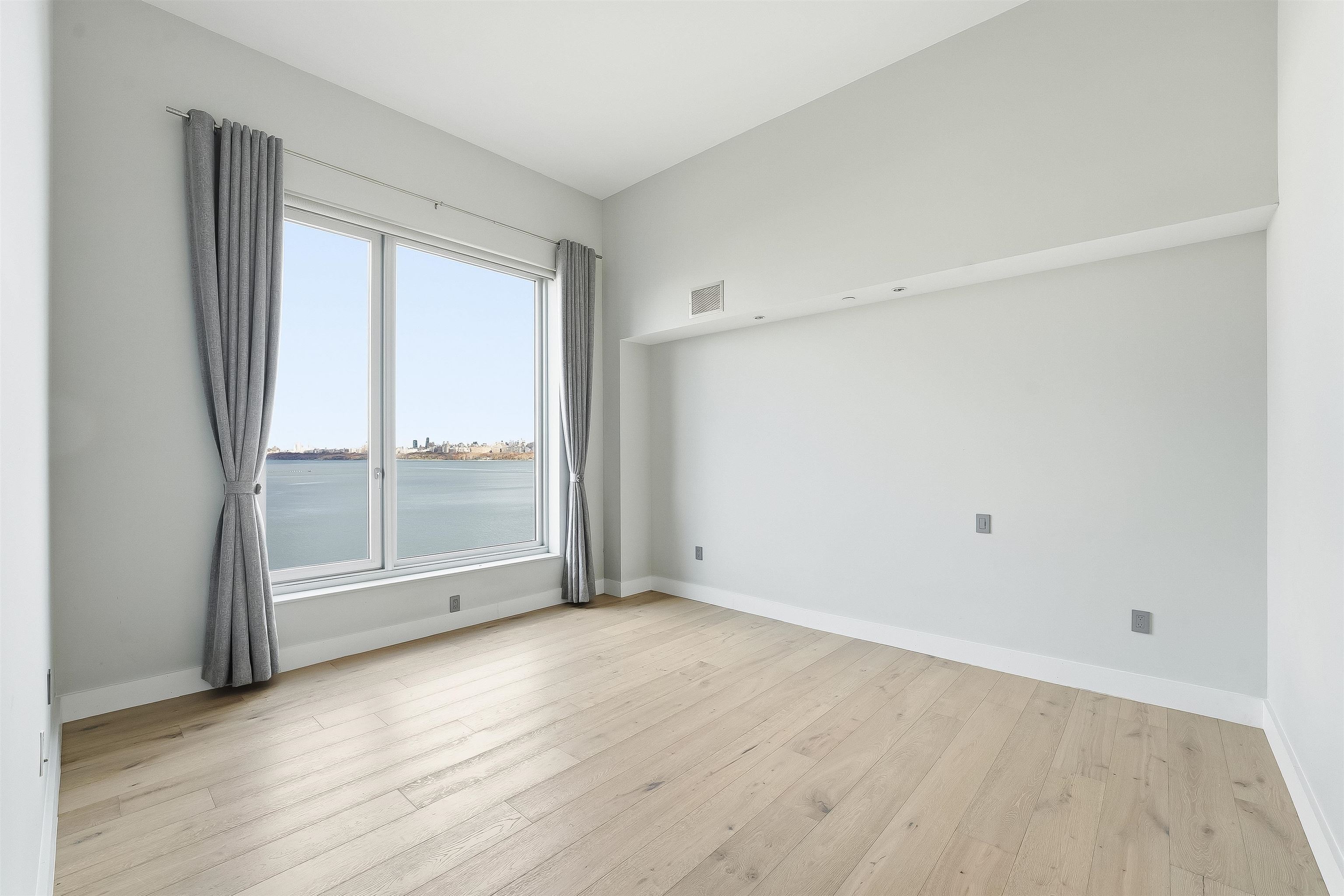 1000 AVENUE AT PORT IMPERIAL #703