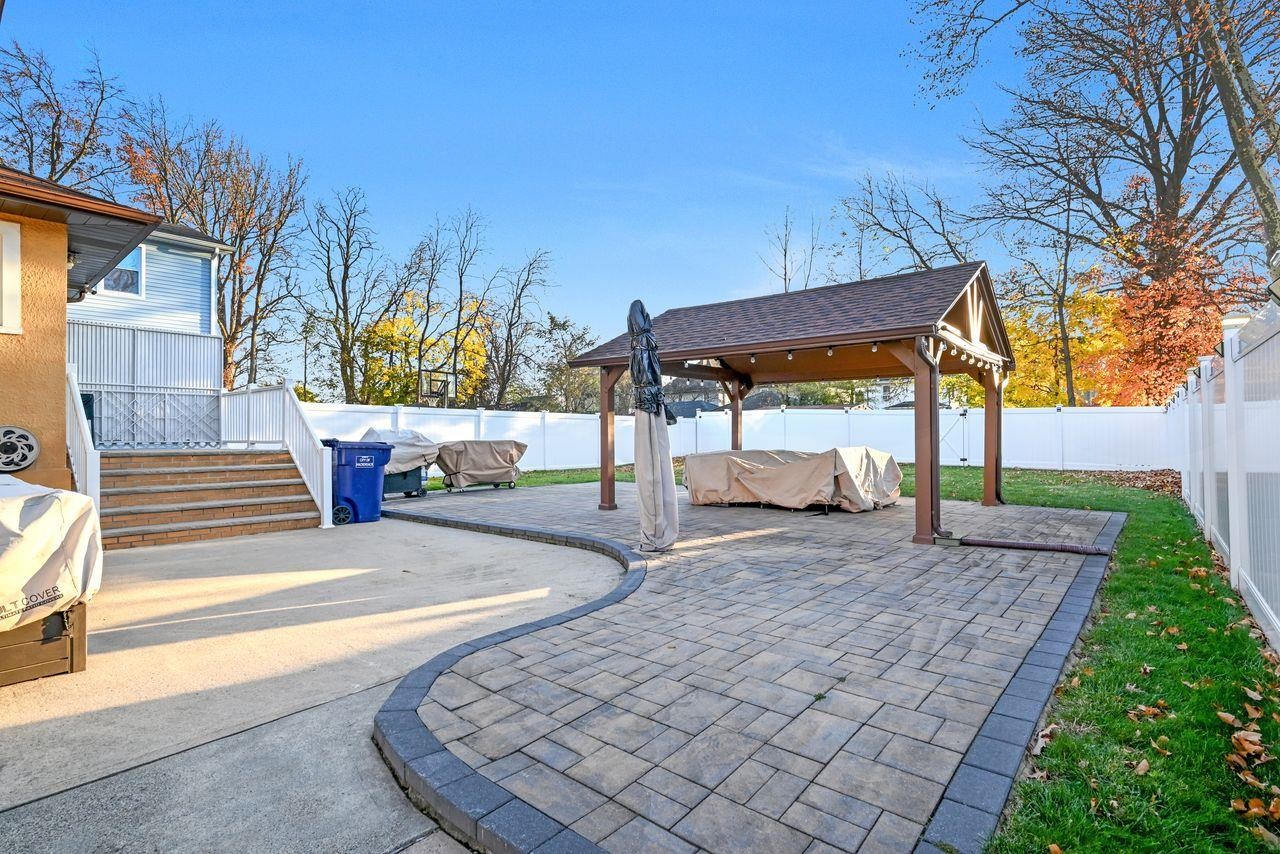 67 SPRING VALLEY AVE - Photo 4