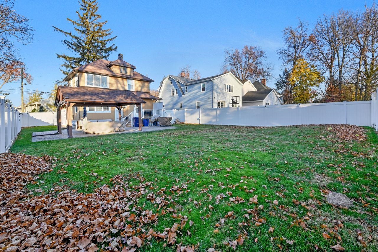 67 SPRING VALLEY AVE - Photo 5