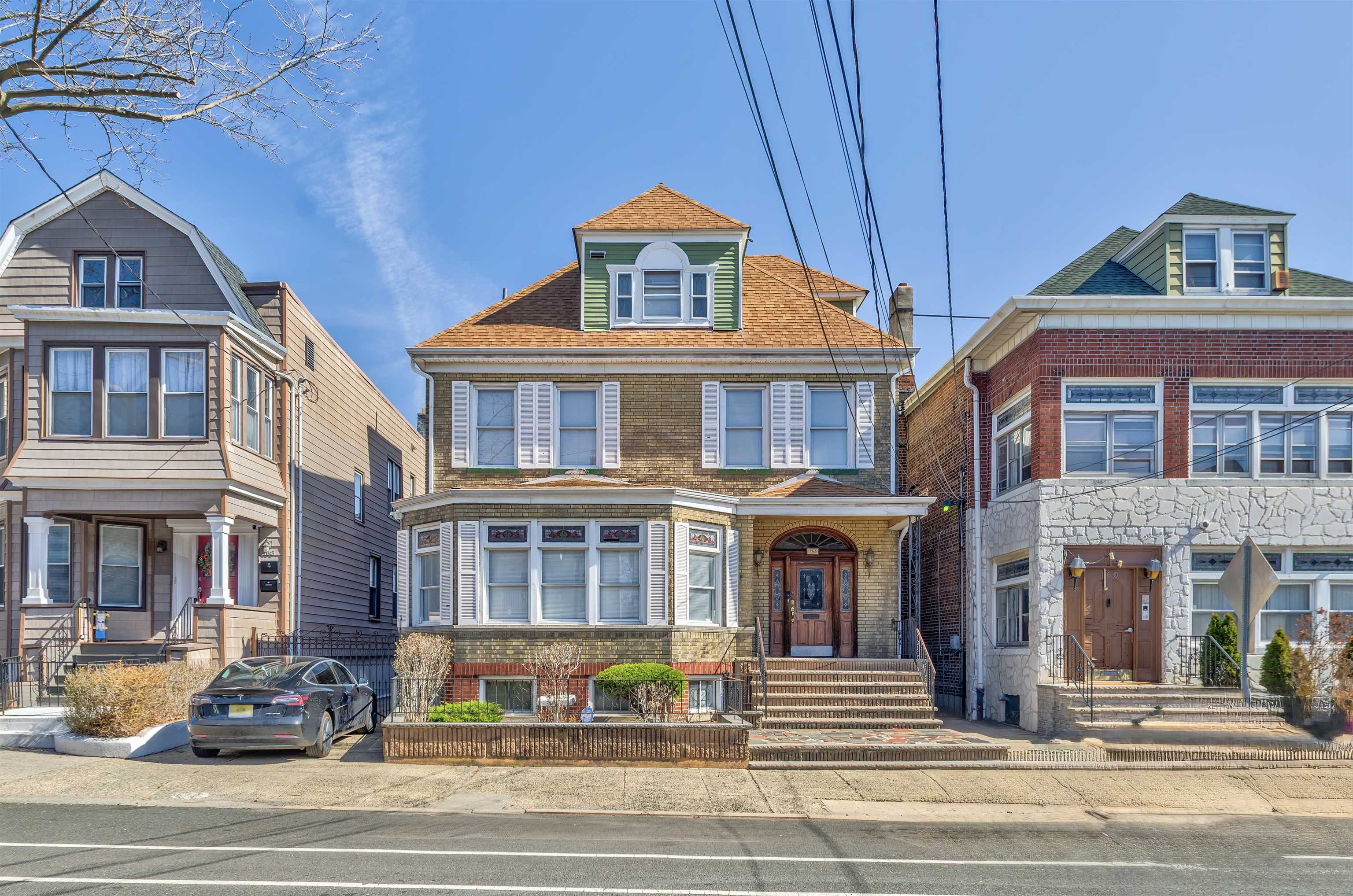 166 WEGMAN PARKWAY - Photo 1