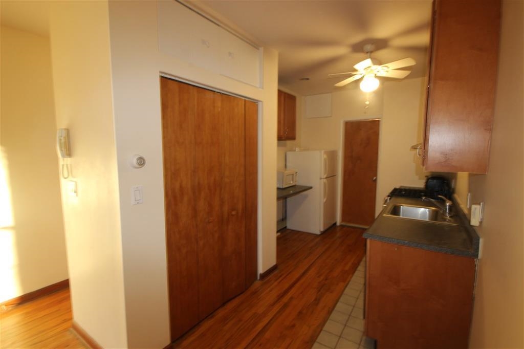 112 JEFFERSON ST - Photo 4