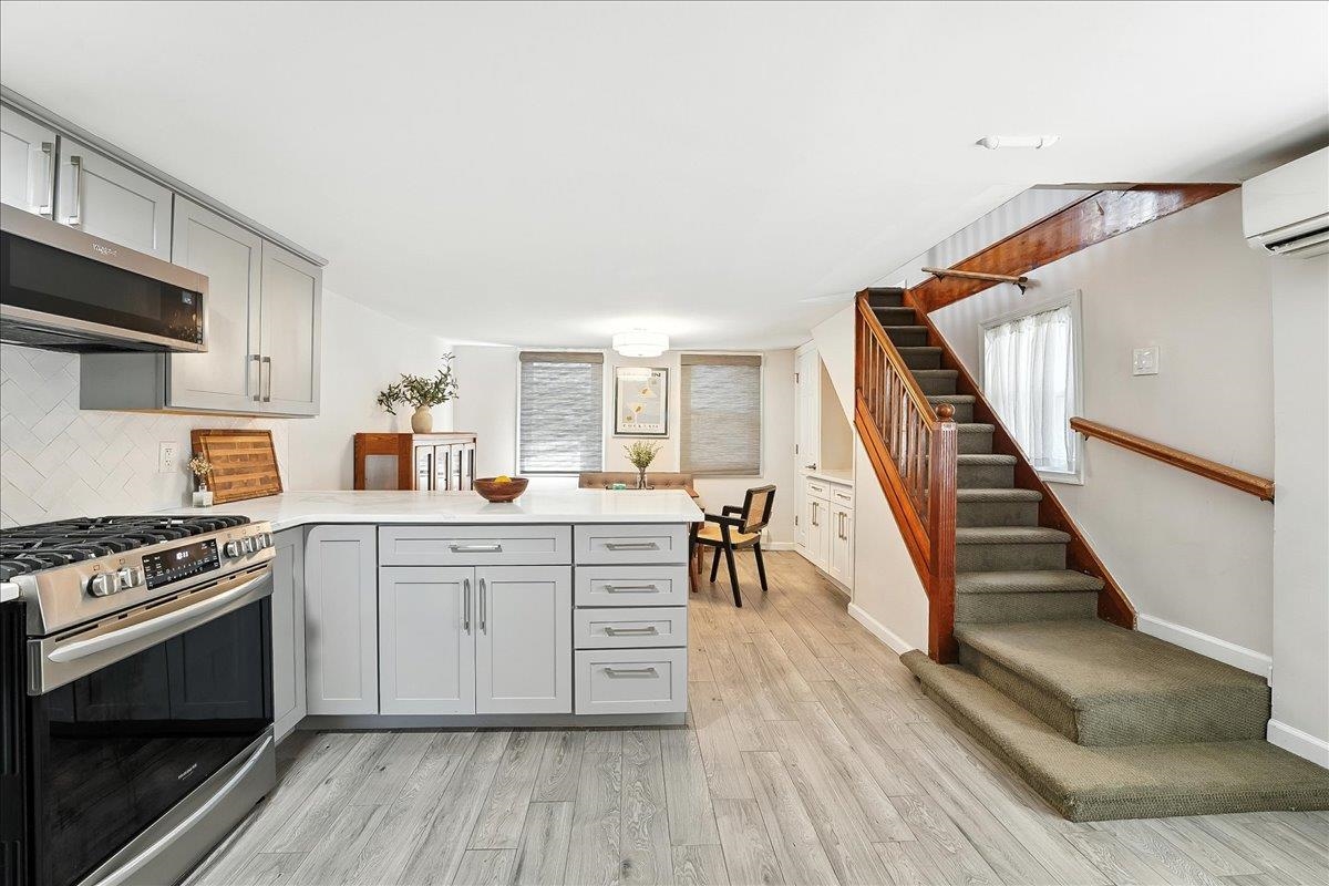 221 TERRACE AVE - Photo 5