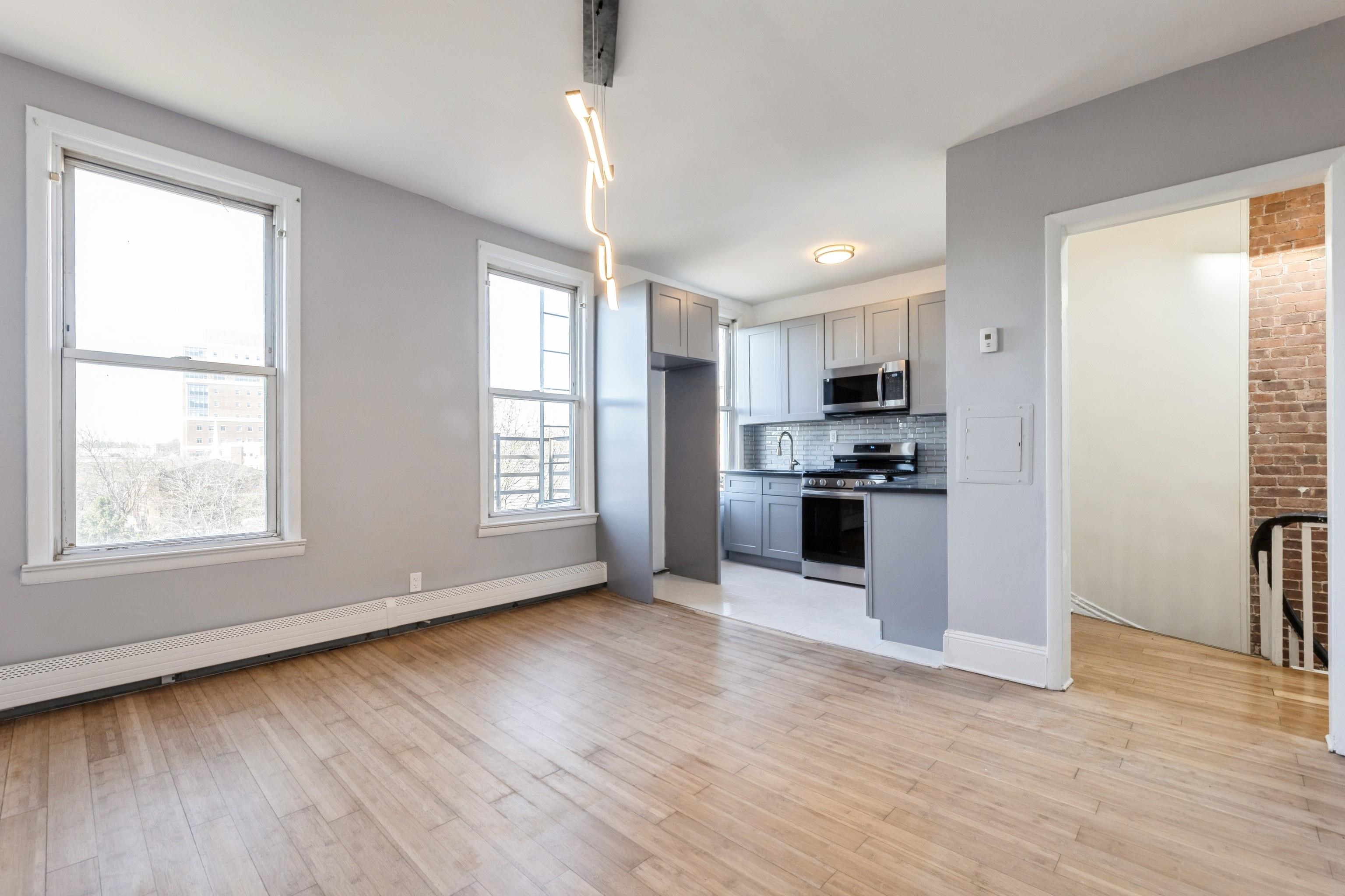 291 FORREST ST - Photo 5