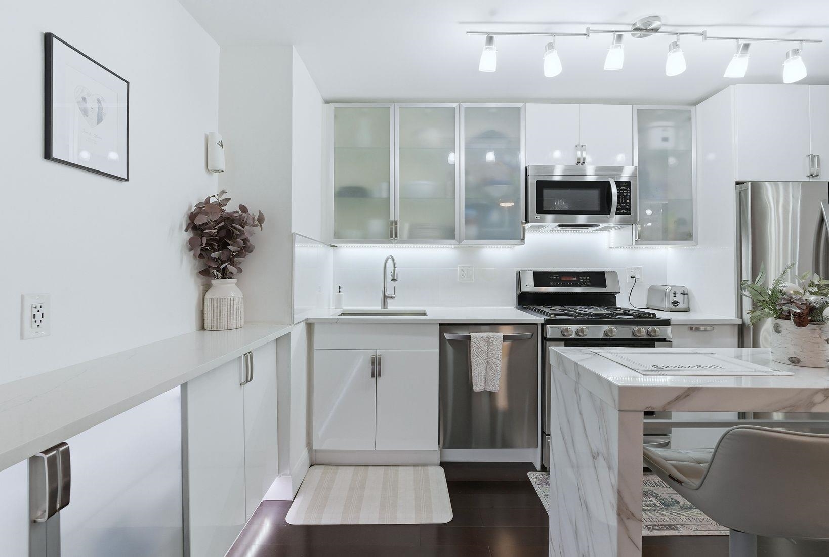 6040 BLVD EAST - Photo 2