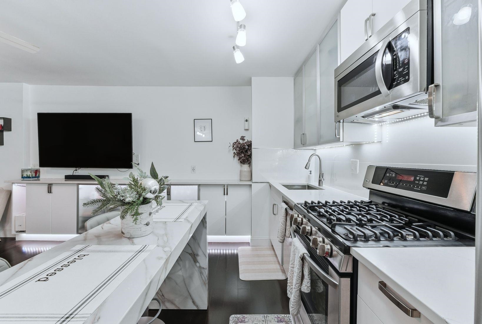 6040 BLVD EAST - Photo 4