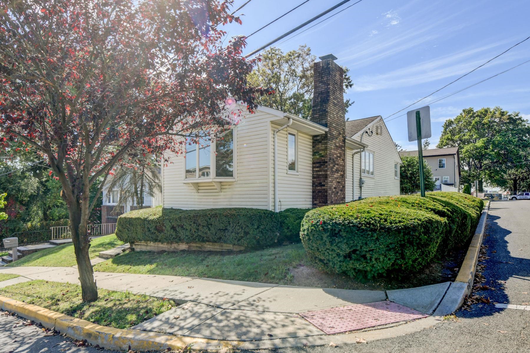 149 CHARLES ST - Photo 3