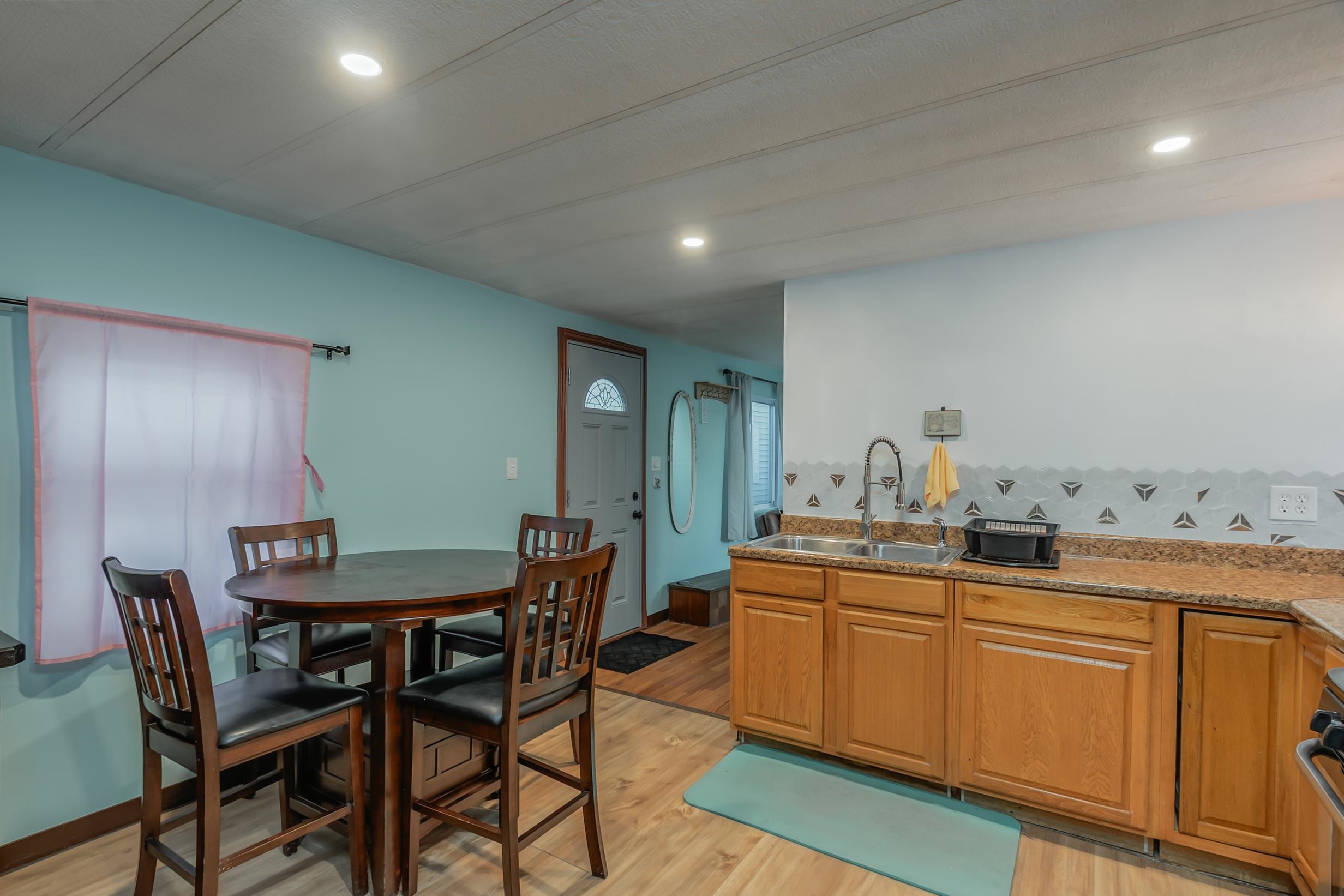 190 WEST 24TH ST - Photo 3