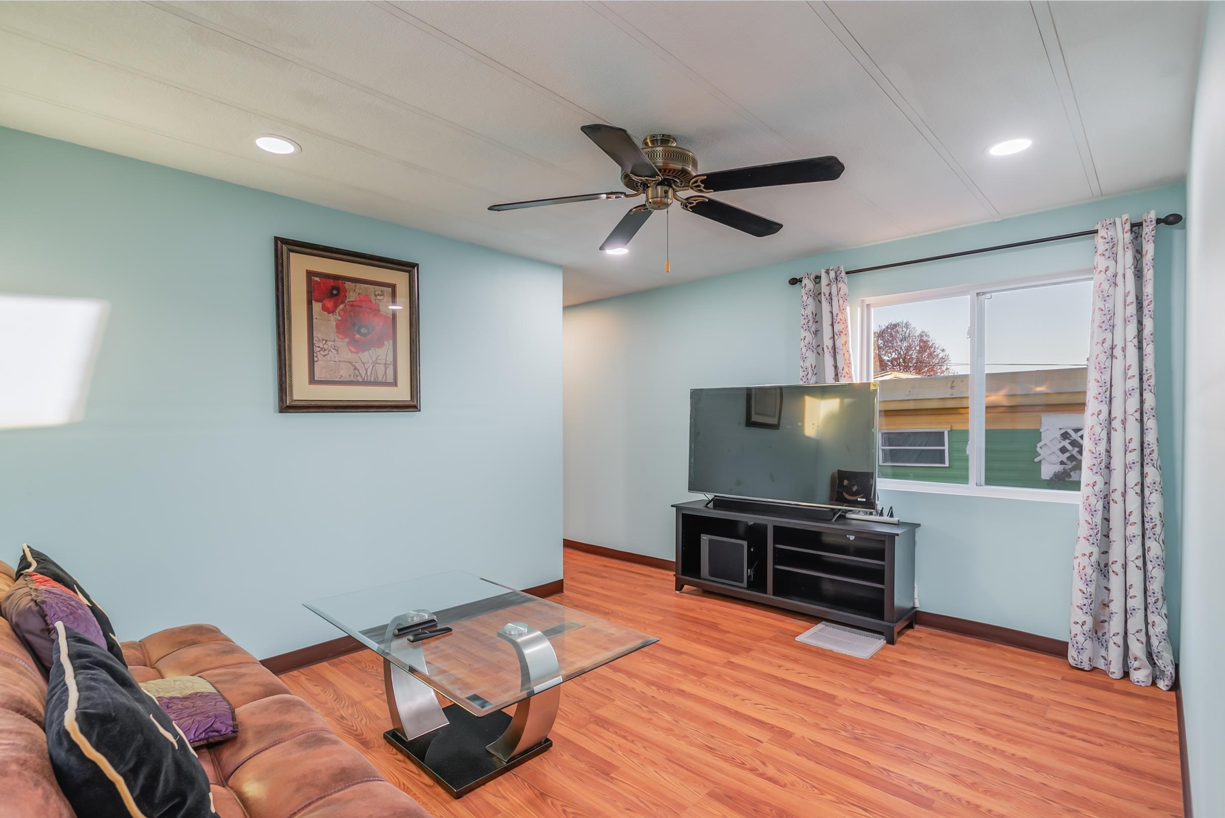 190 WEST 24TH ST - Photo 4