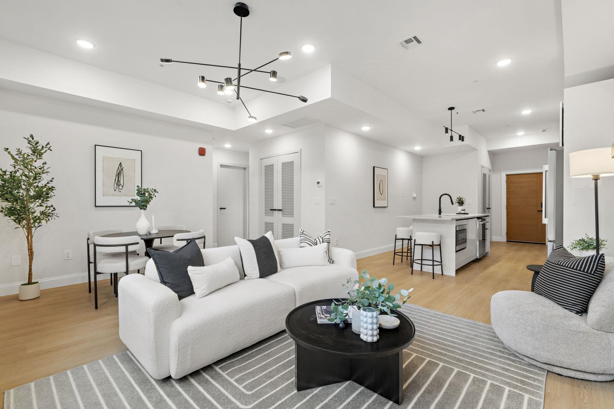 192 CAMBRIDGE AVE - Photo 1