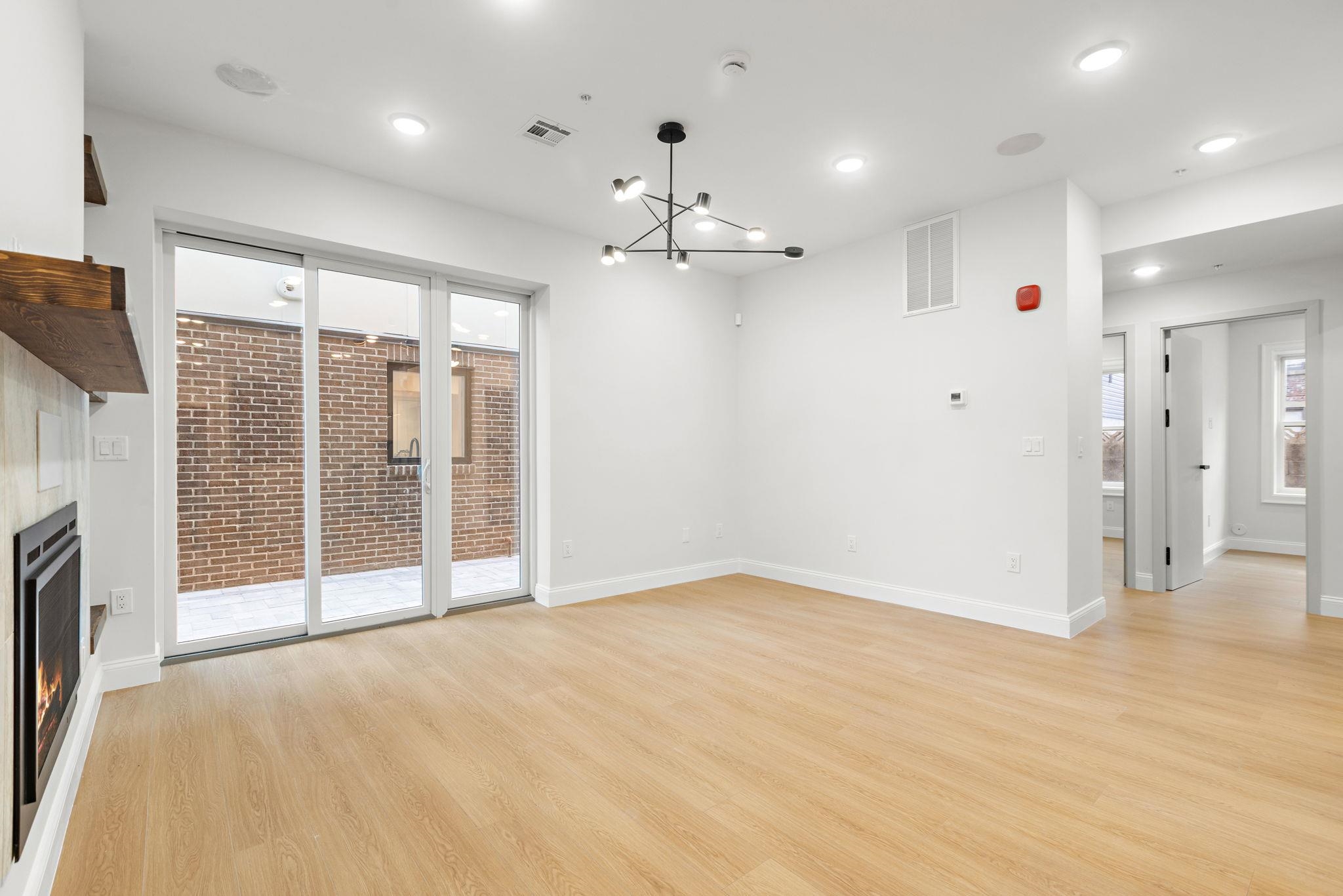 192 CAMBRIDGE AVE - Photo 5