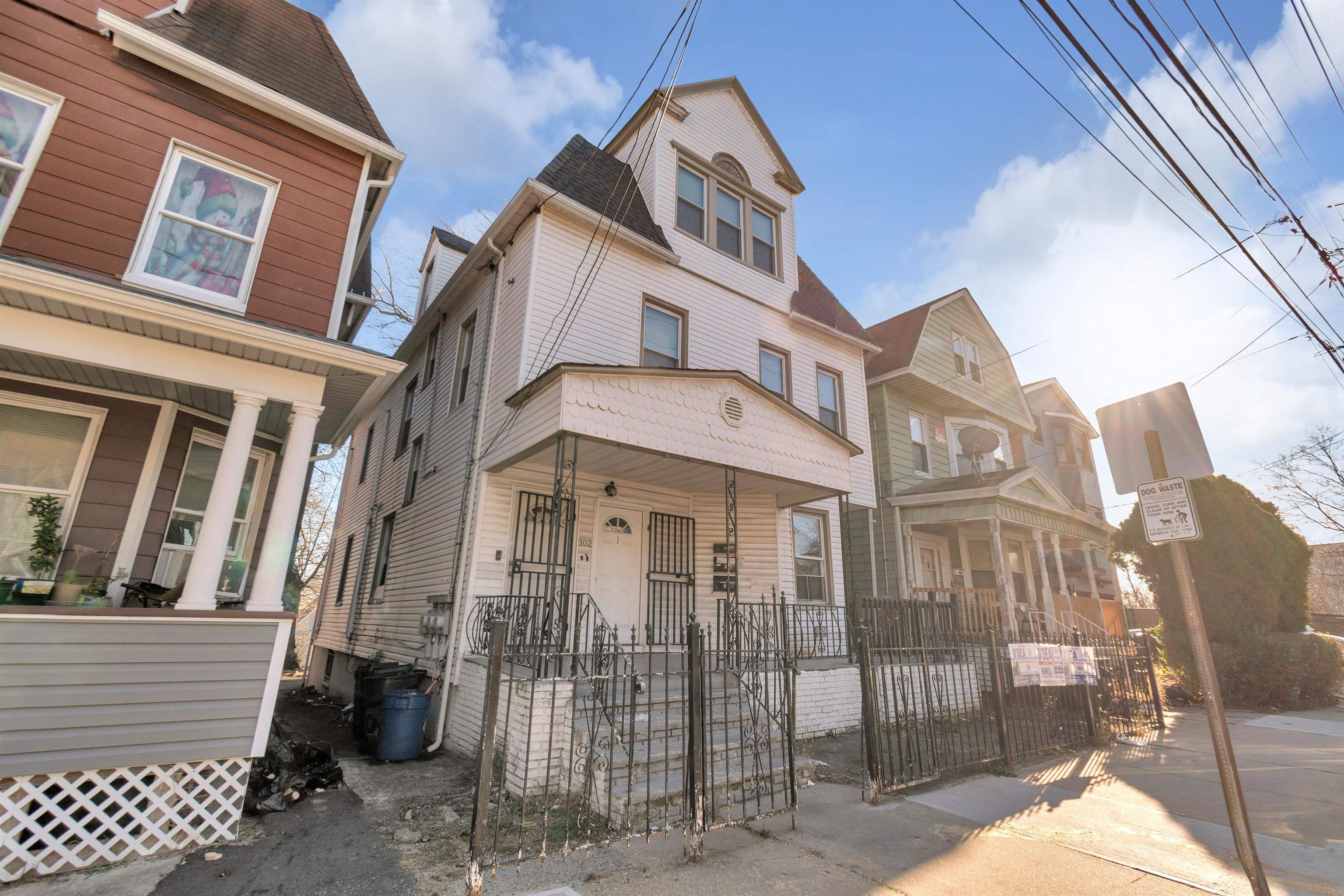 302 ARLINGTON AVE - Photo 4