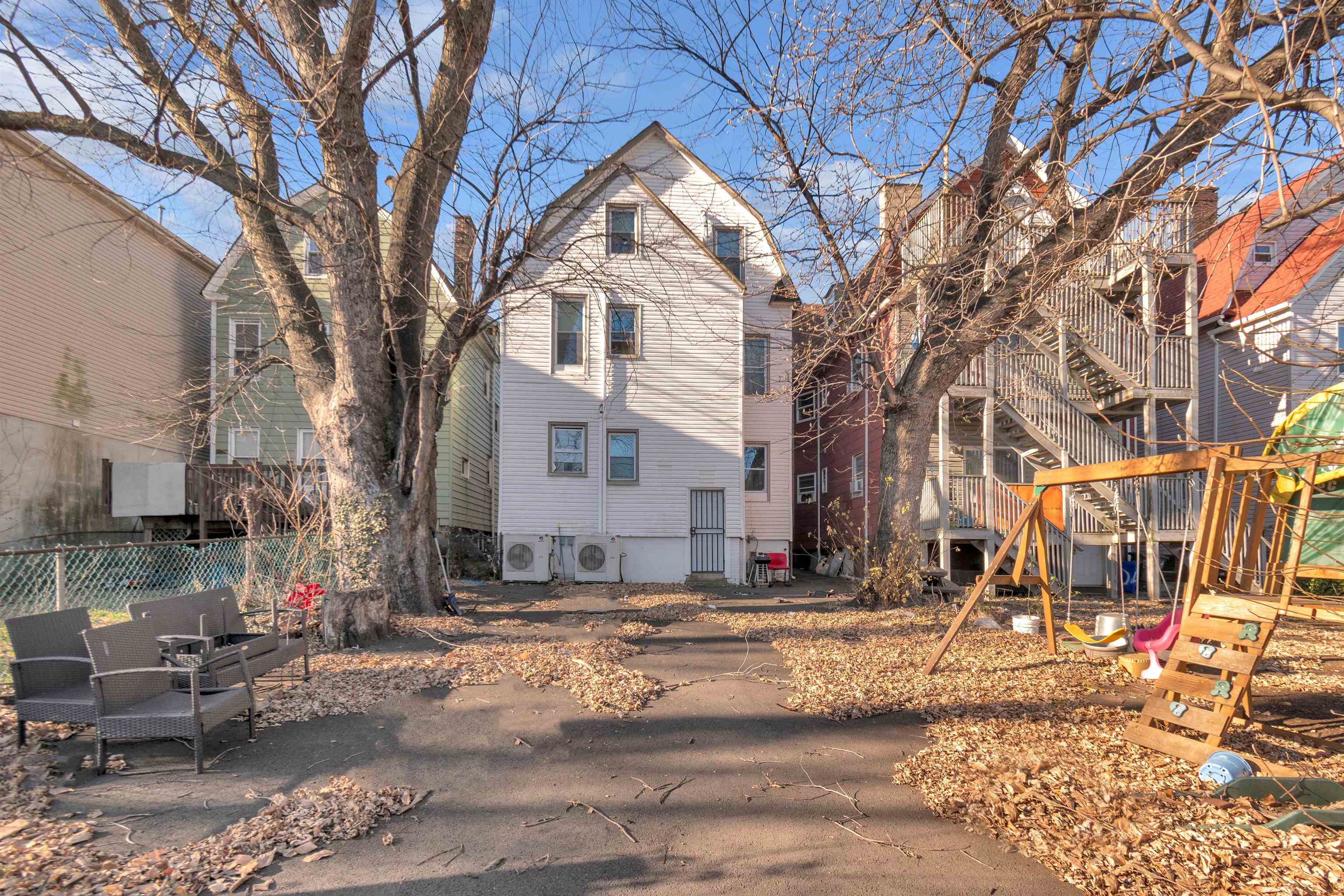 302 ARLINGTON AVE - Photo 5