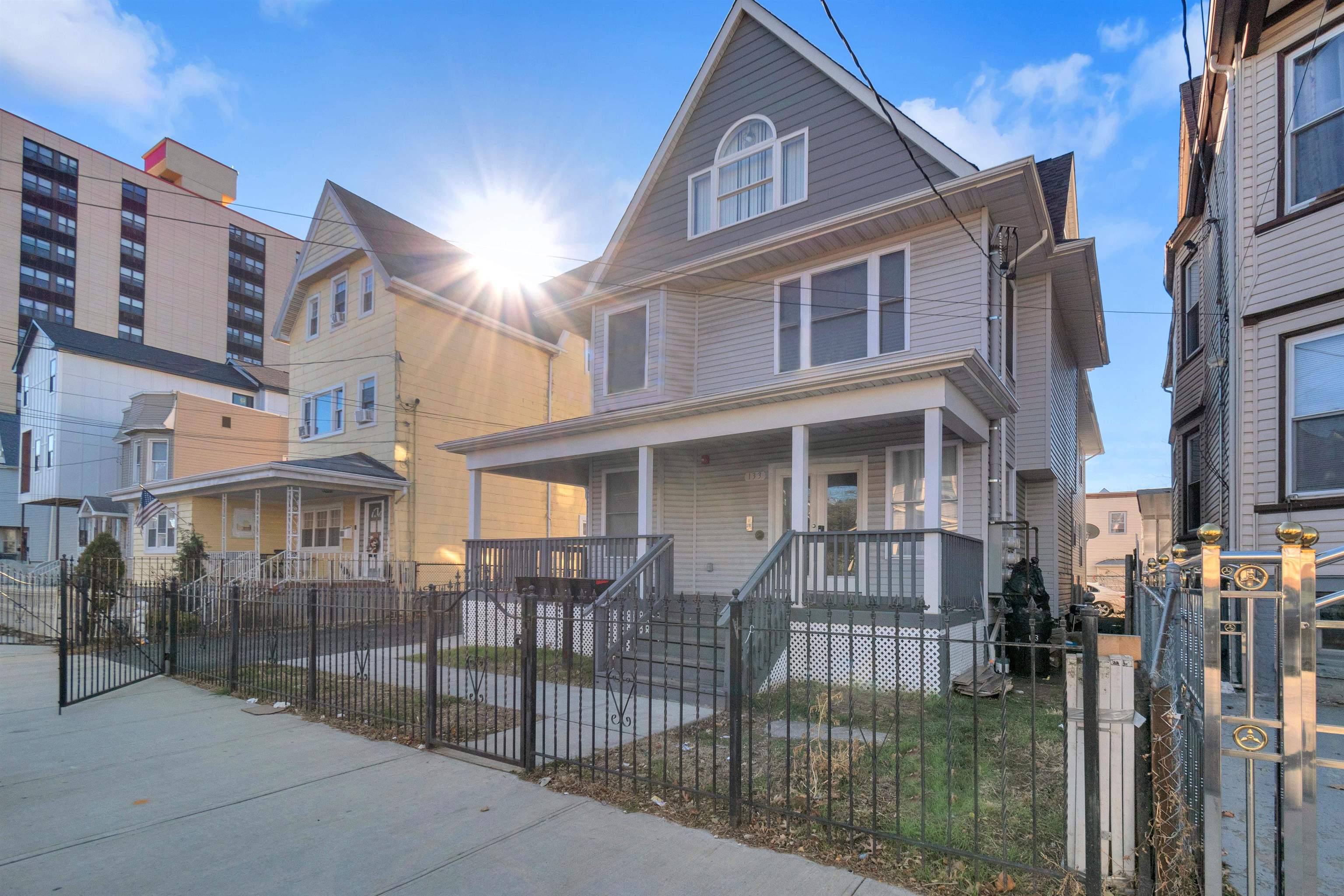 133 PEARSALL AVE - Photo 2