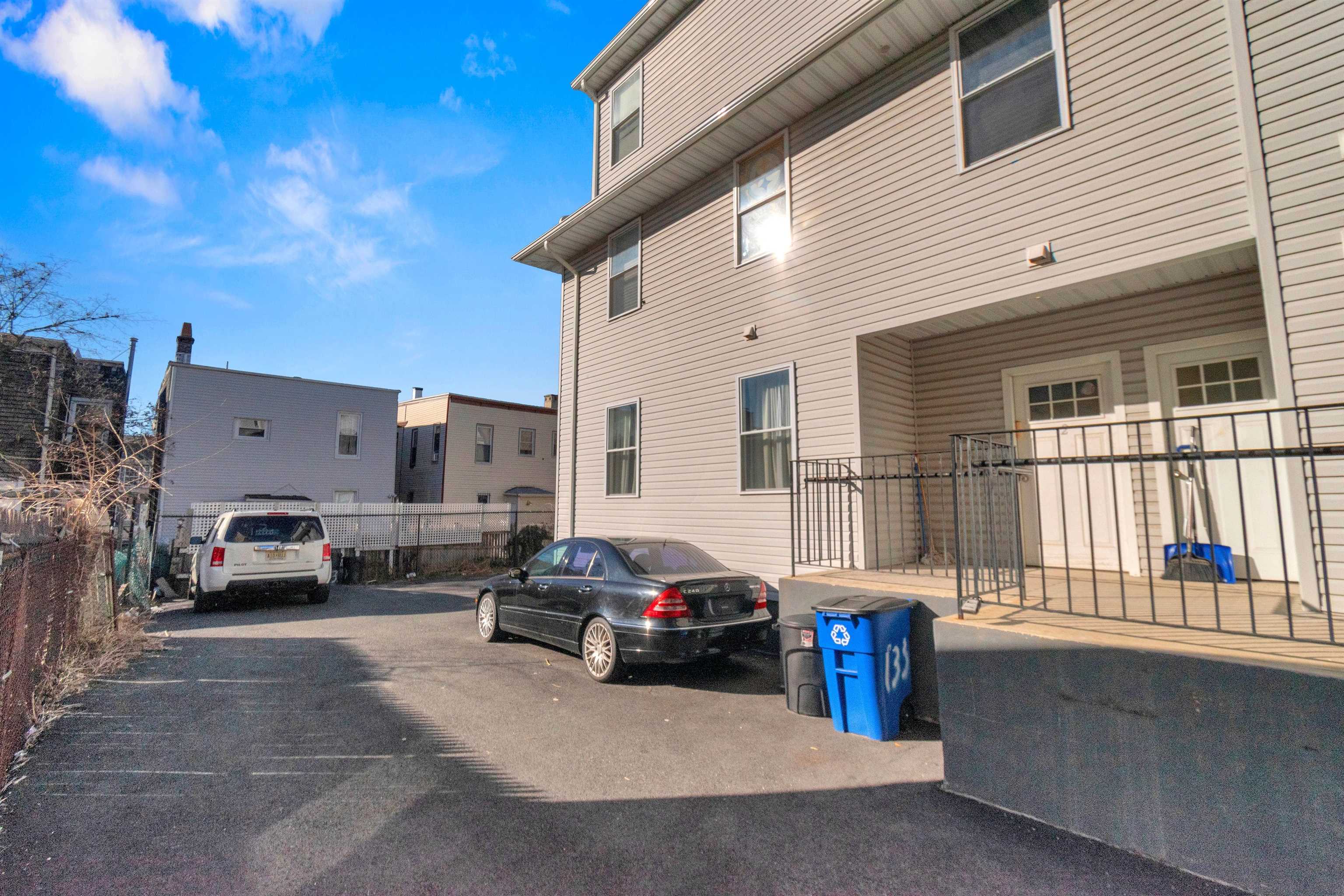 133 PEARSALL AVE - Photo 5