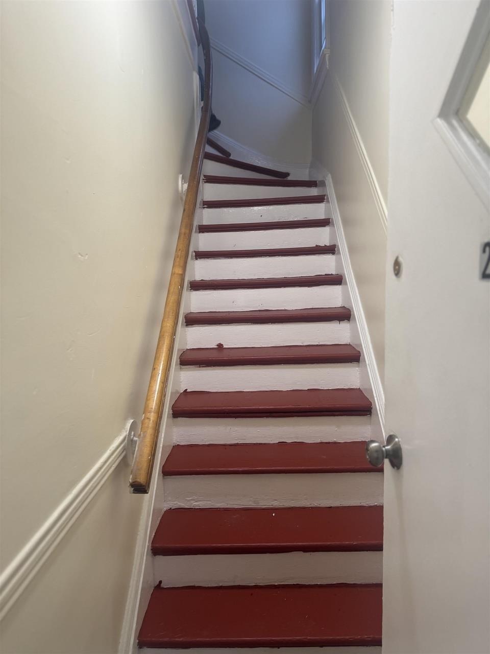 35 ARLINGTON AVE - Photo 2