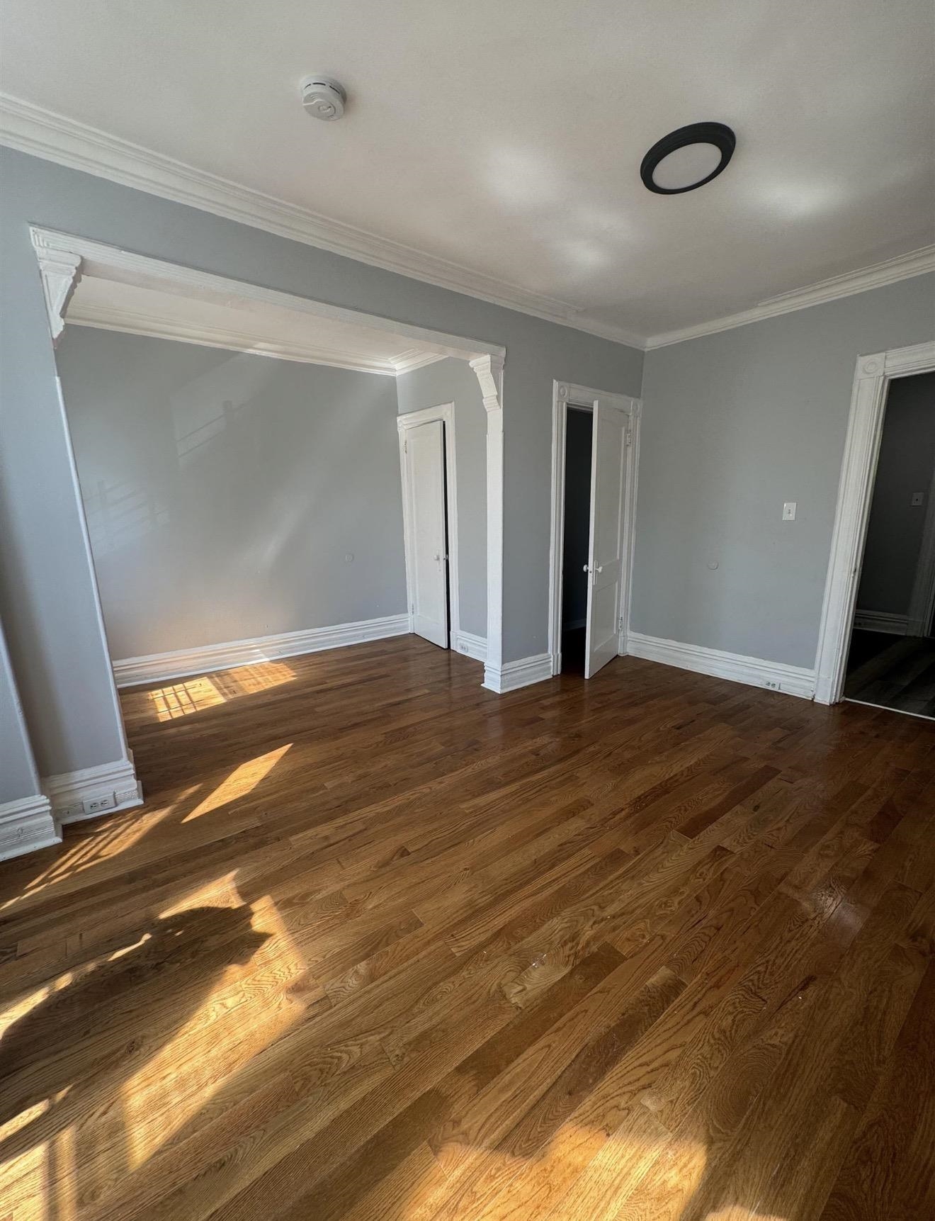 35 ARLINGTON AVE - Photo 4