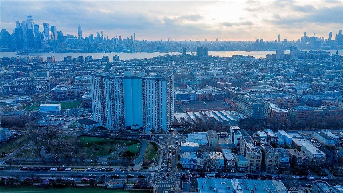 668 PALISADE AVE - Photo 2