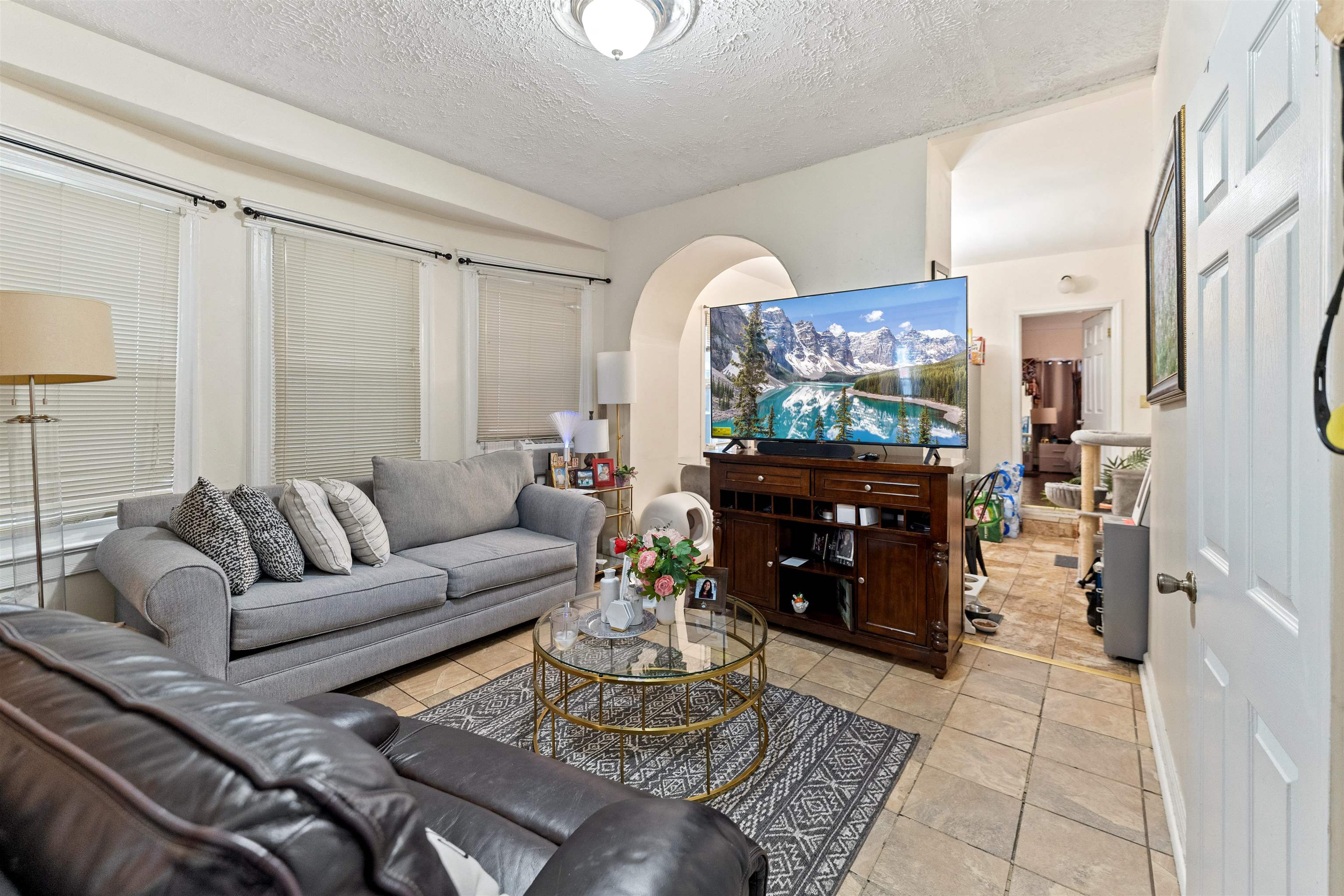 86 CLENDENNY AVE - Photo 2