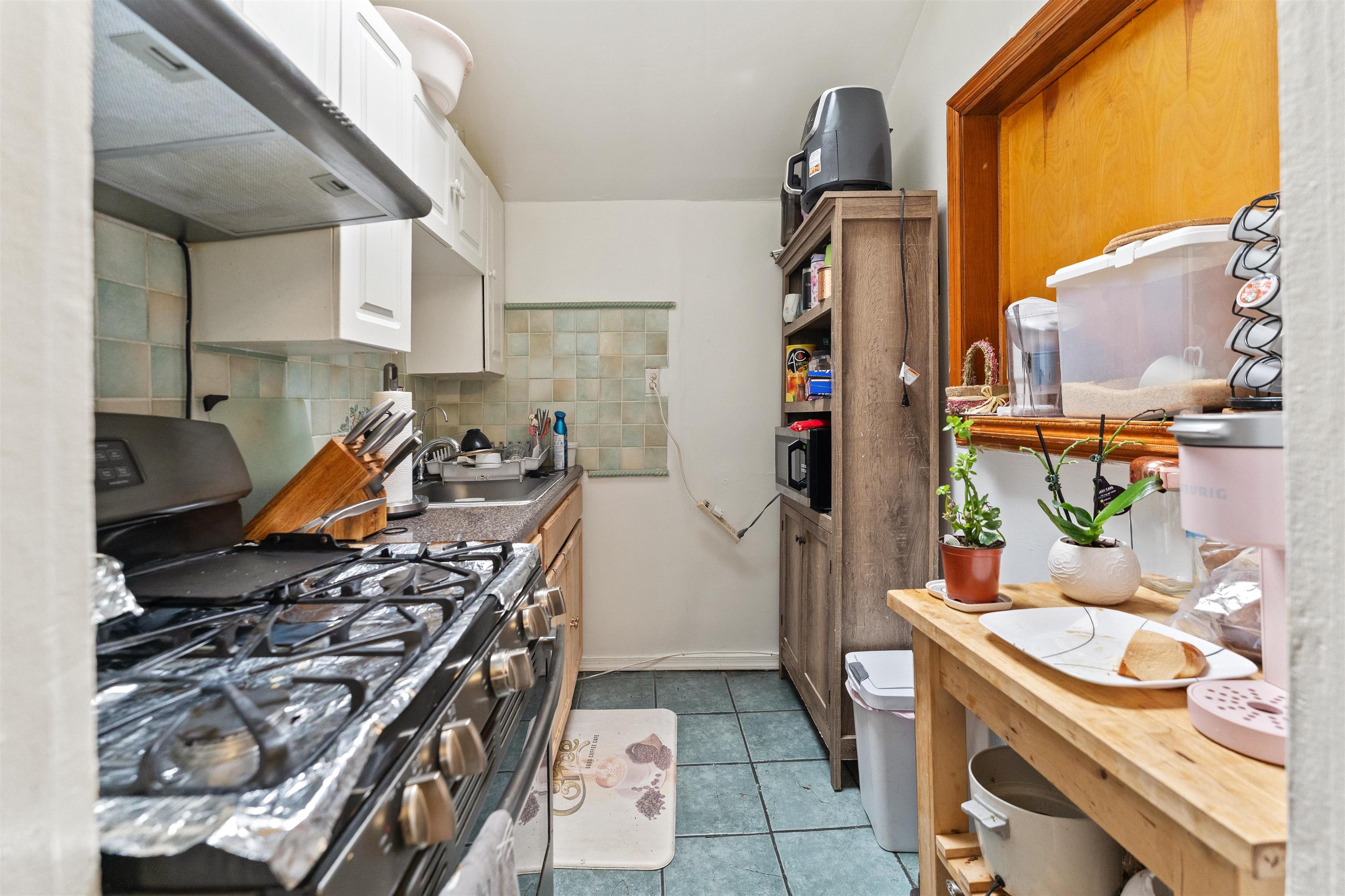 86 CLENDENNY AVE - Photo 3