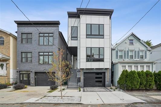 68 THORNE ST - Photo 1