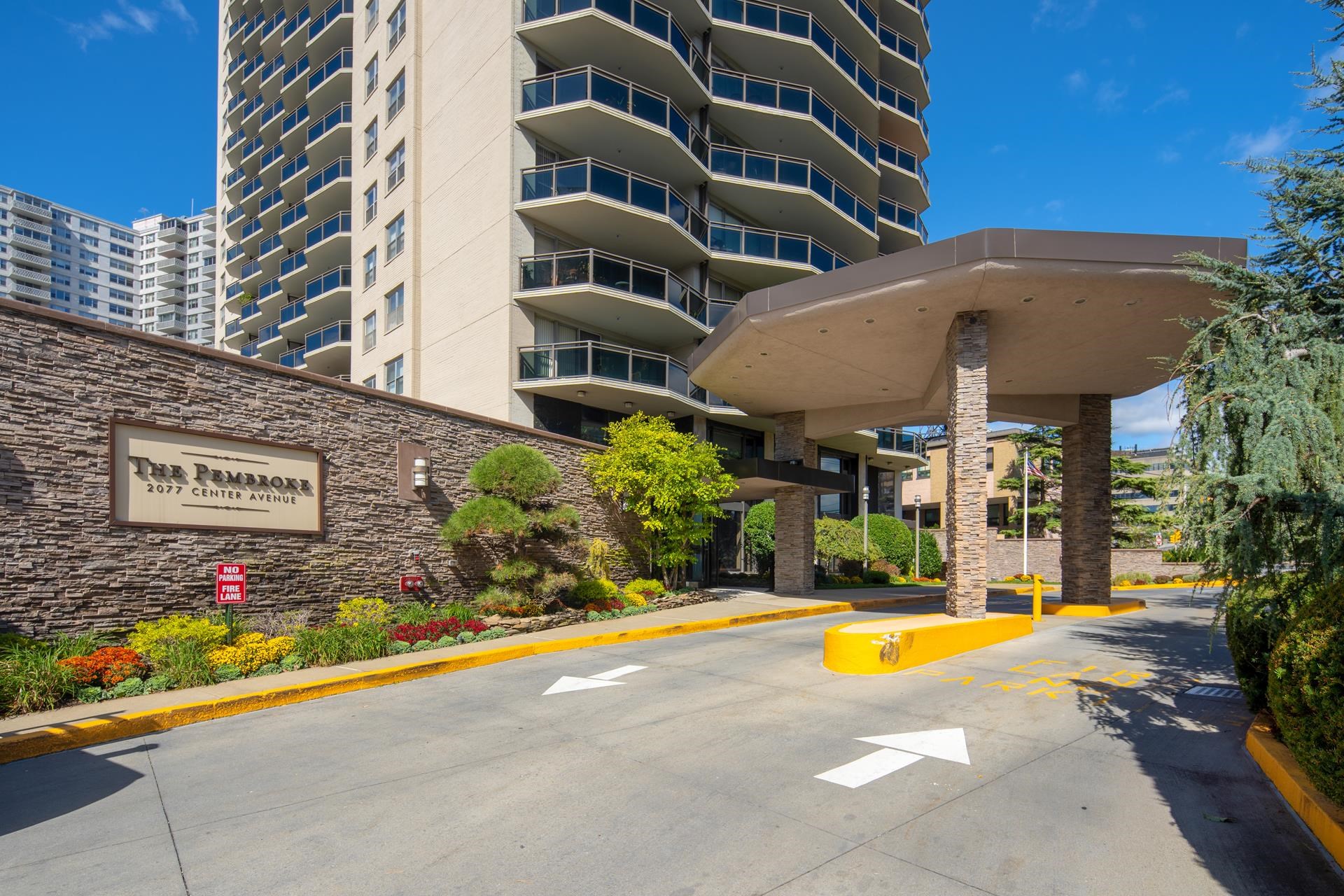 2077 CENTER AVE - Photo 1