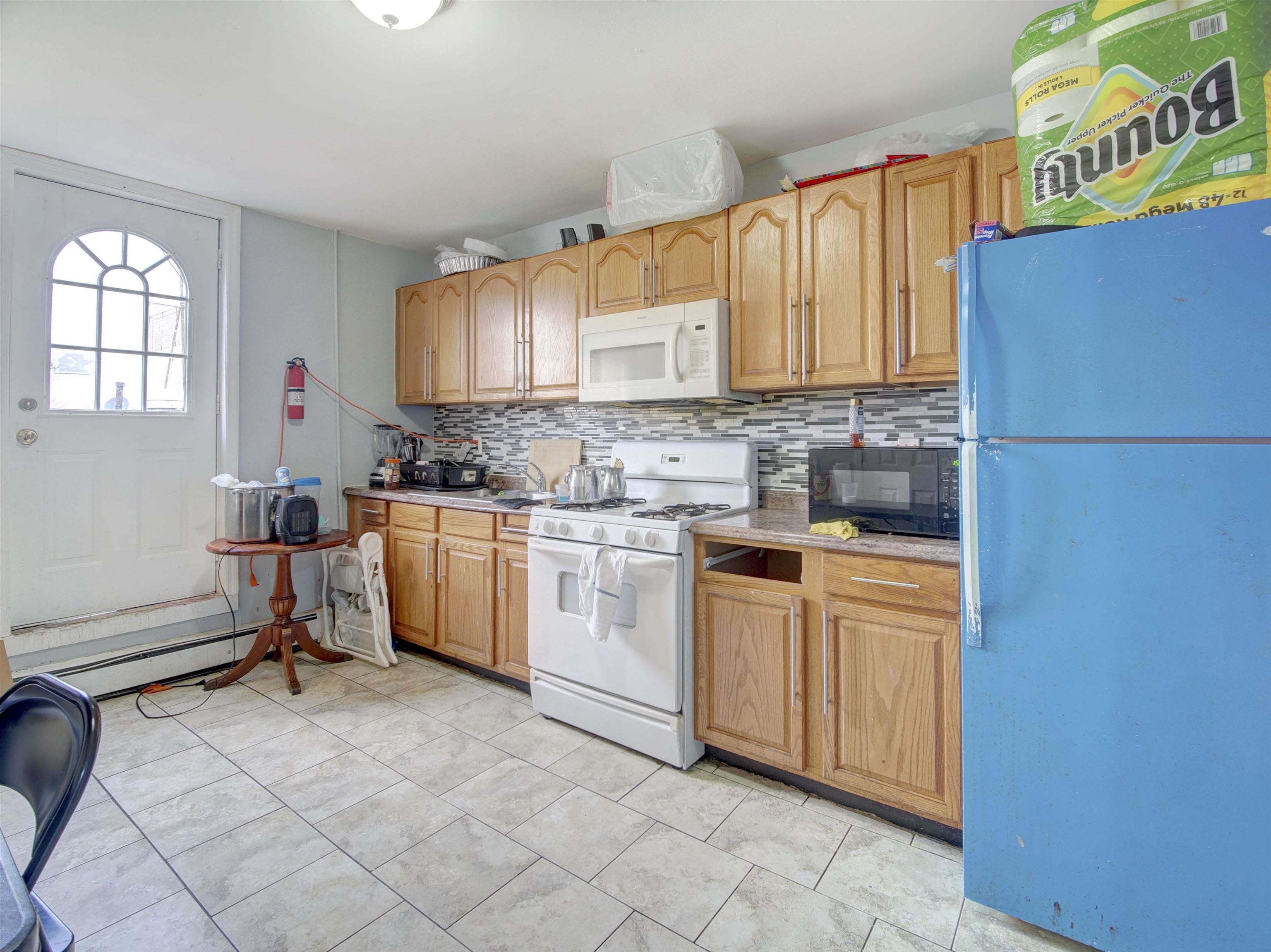 1011 SUMMIT AVE - Photo 4