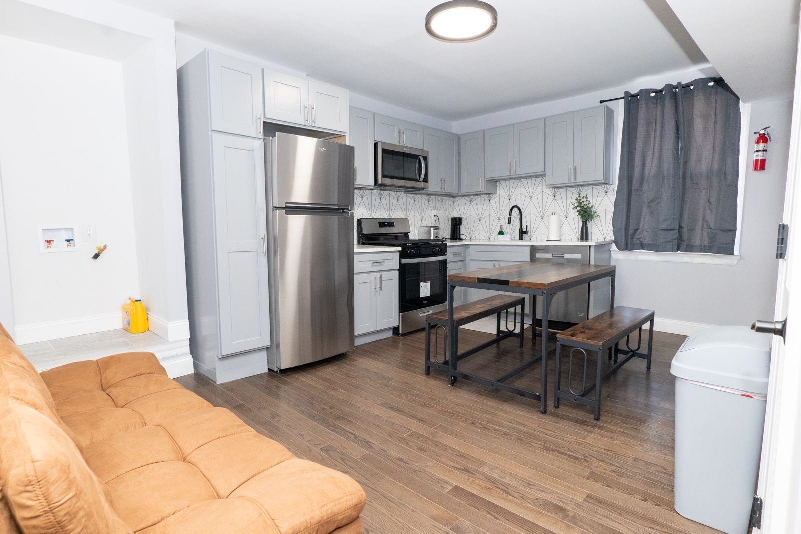 172 BEACON AVE - Photo 3