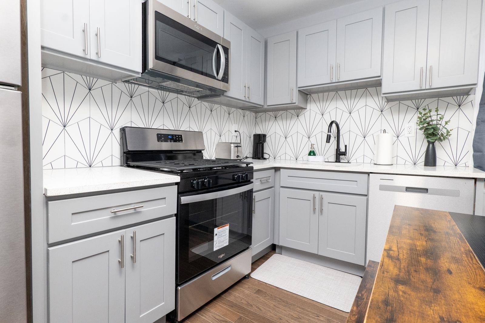 172 BEACON AVE - Photo 4