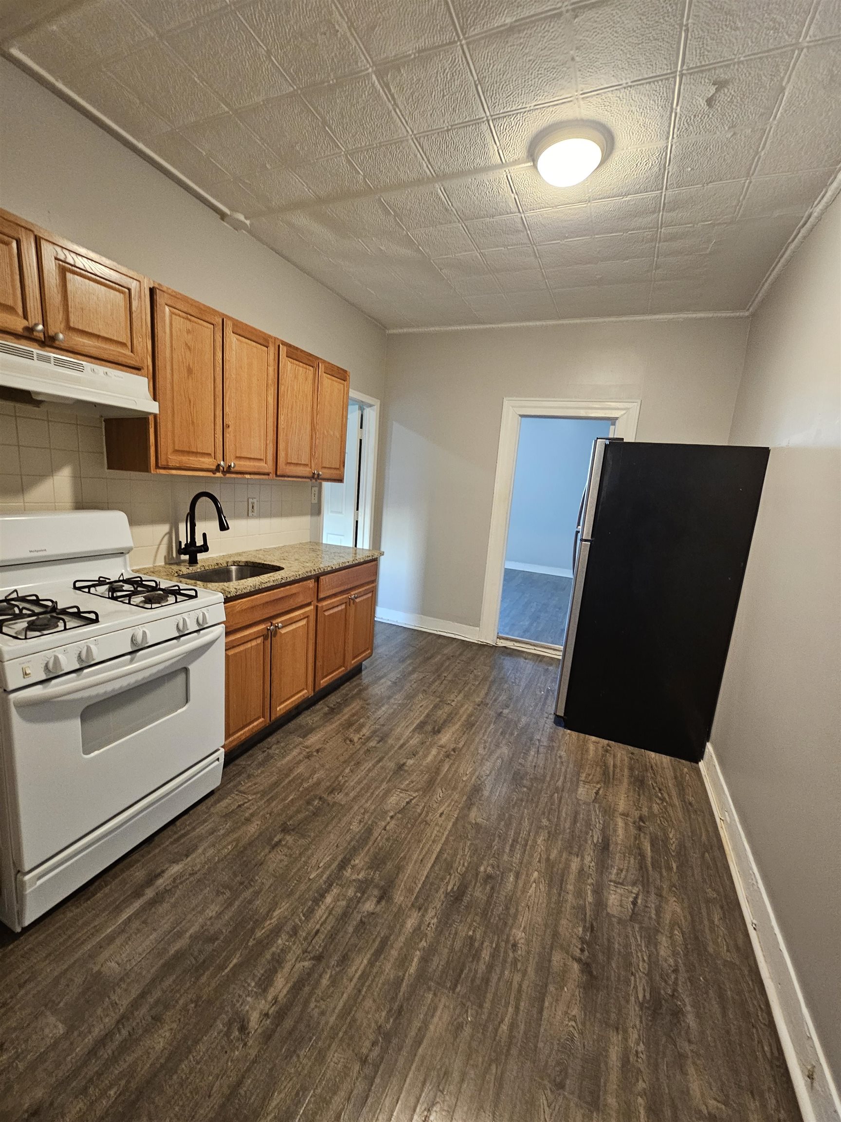 201 45TH ST - Photo 4