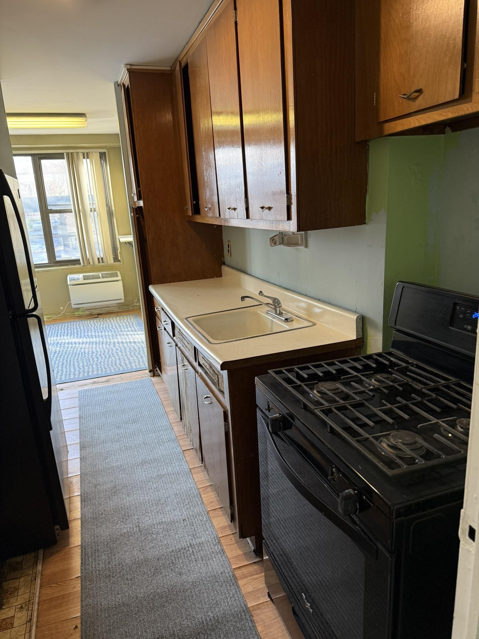 10 HURON AVE - Photo 2