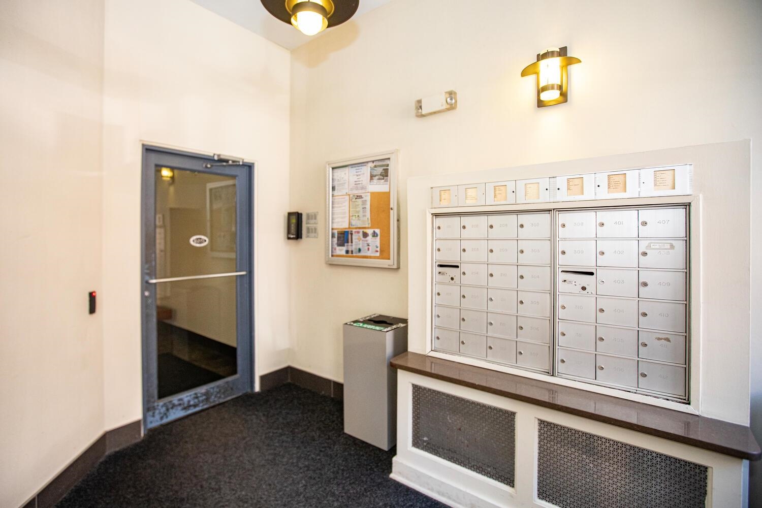 341 MONMOUTH ST - Photo 3