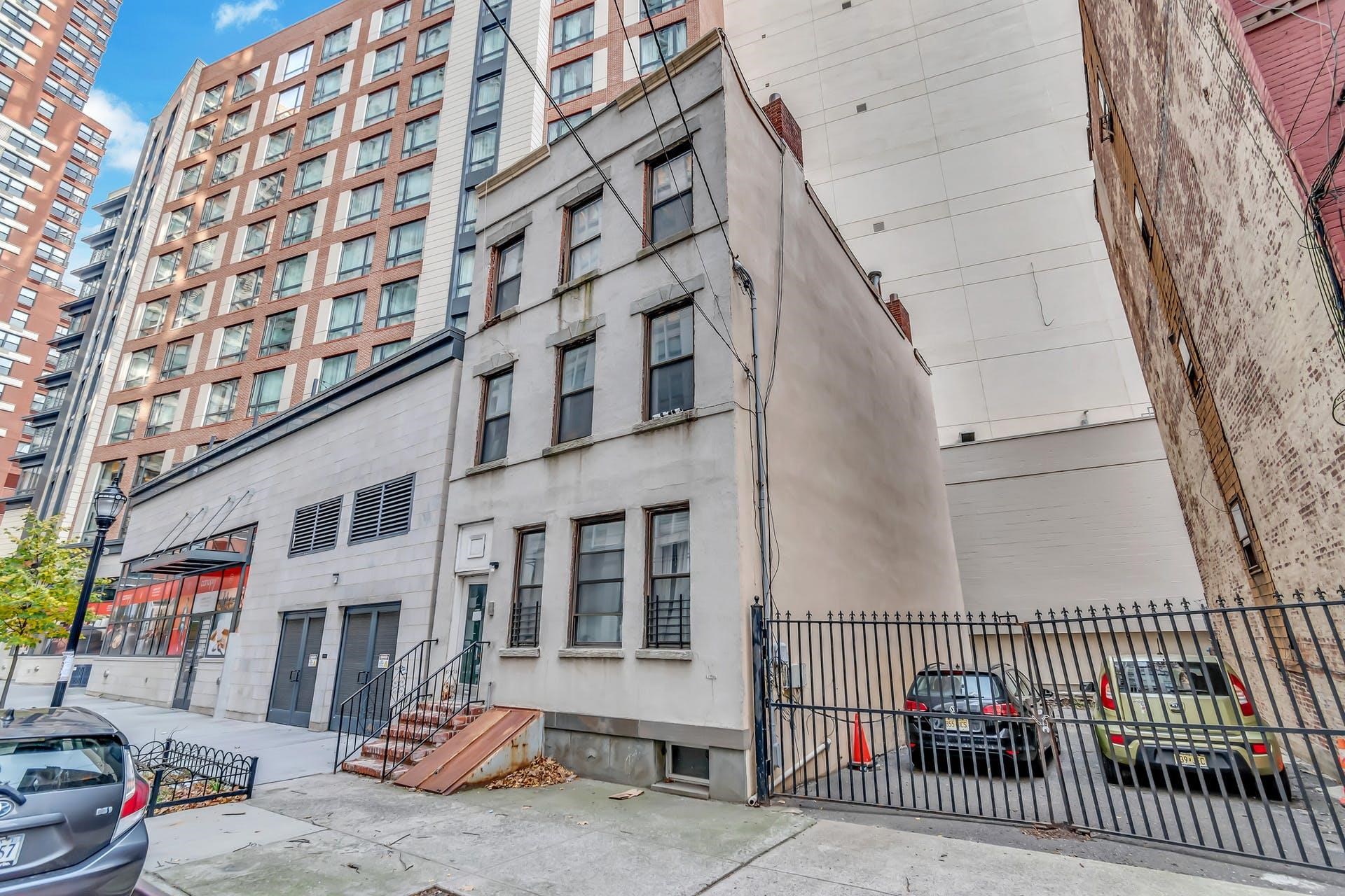 168-170 STEUBEN ST - Photo 1