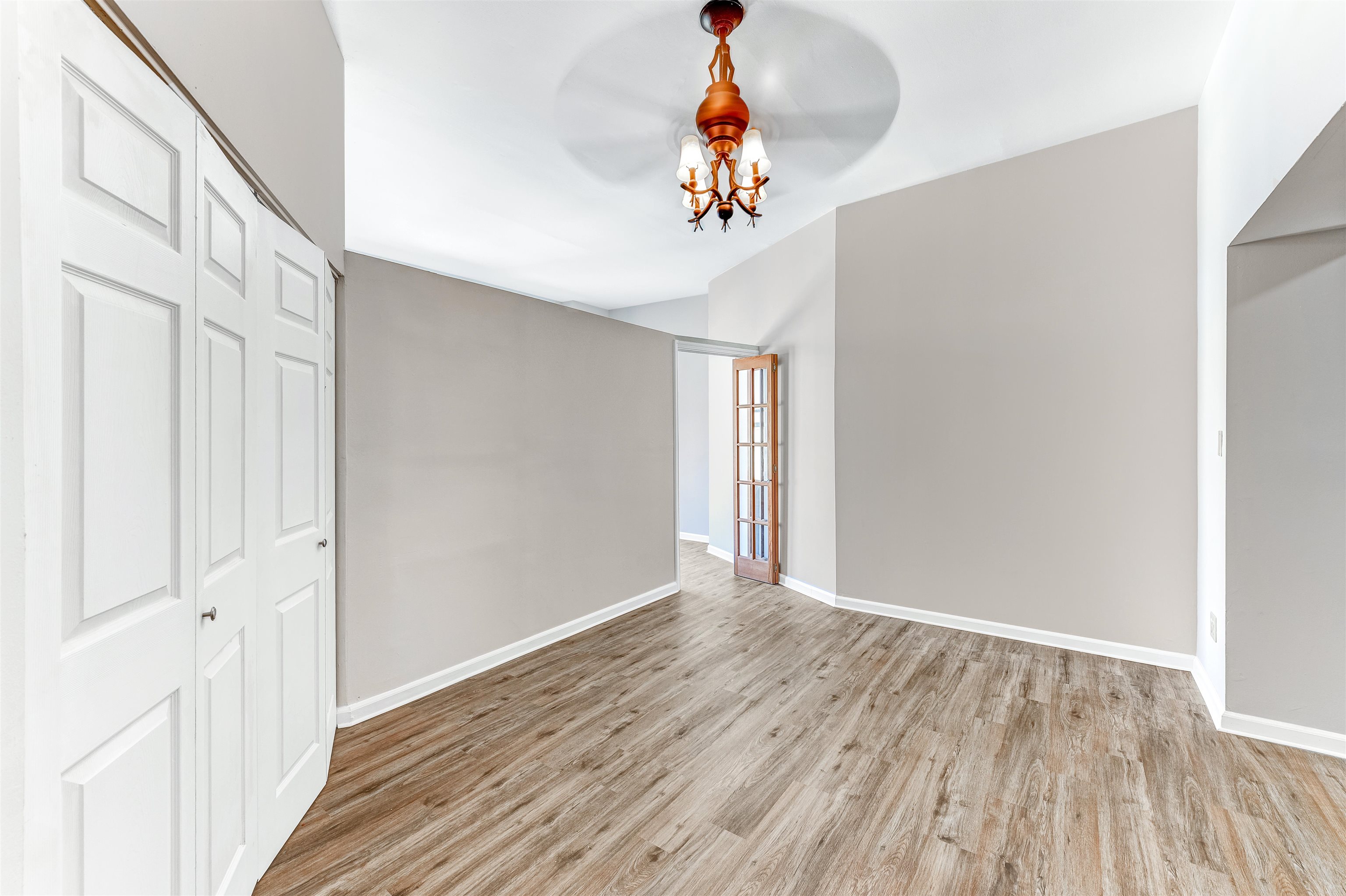 193 OGDEN AVE - Photo 2