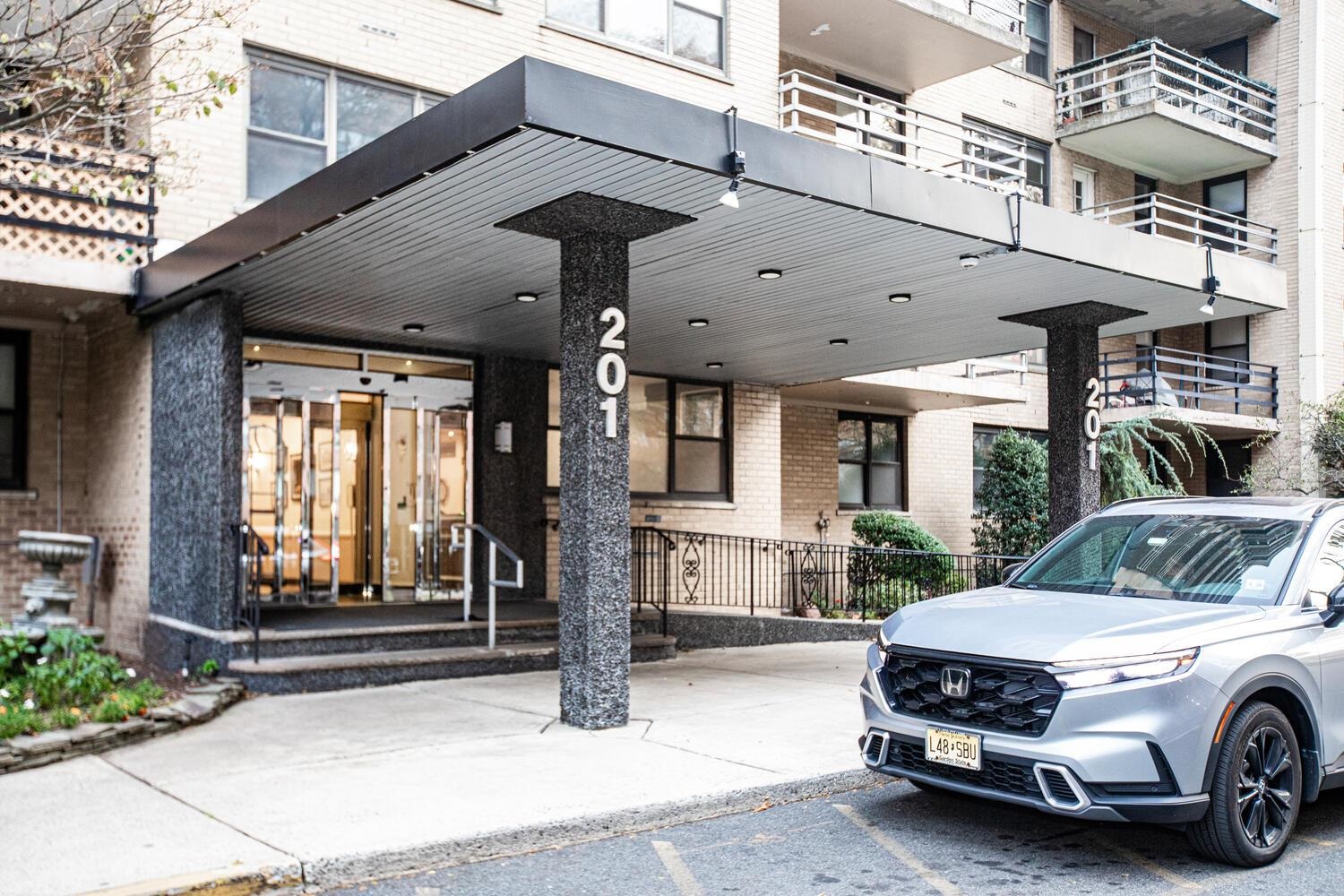 201 ST PAULS AVE - Photo 1