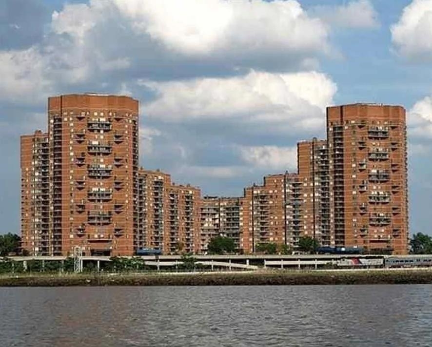 2138 HARMON COVE TOWER