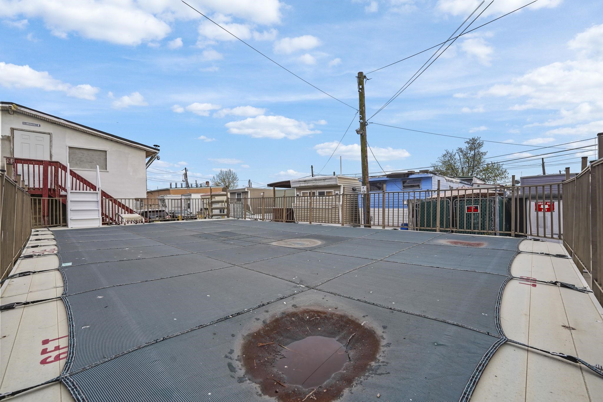 21 HELEN DR - Photo 3