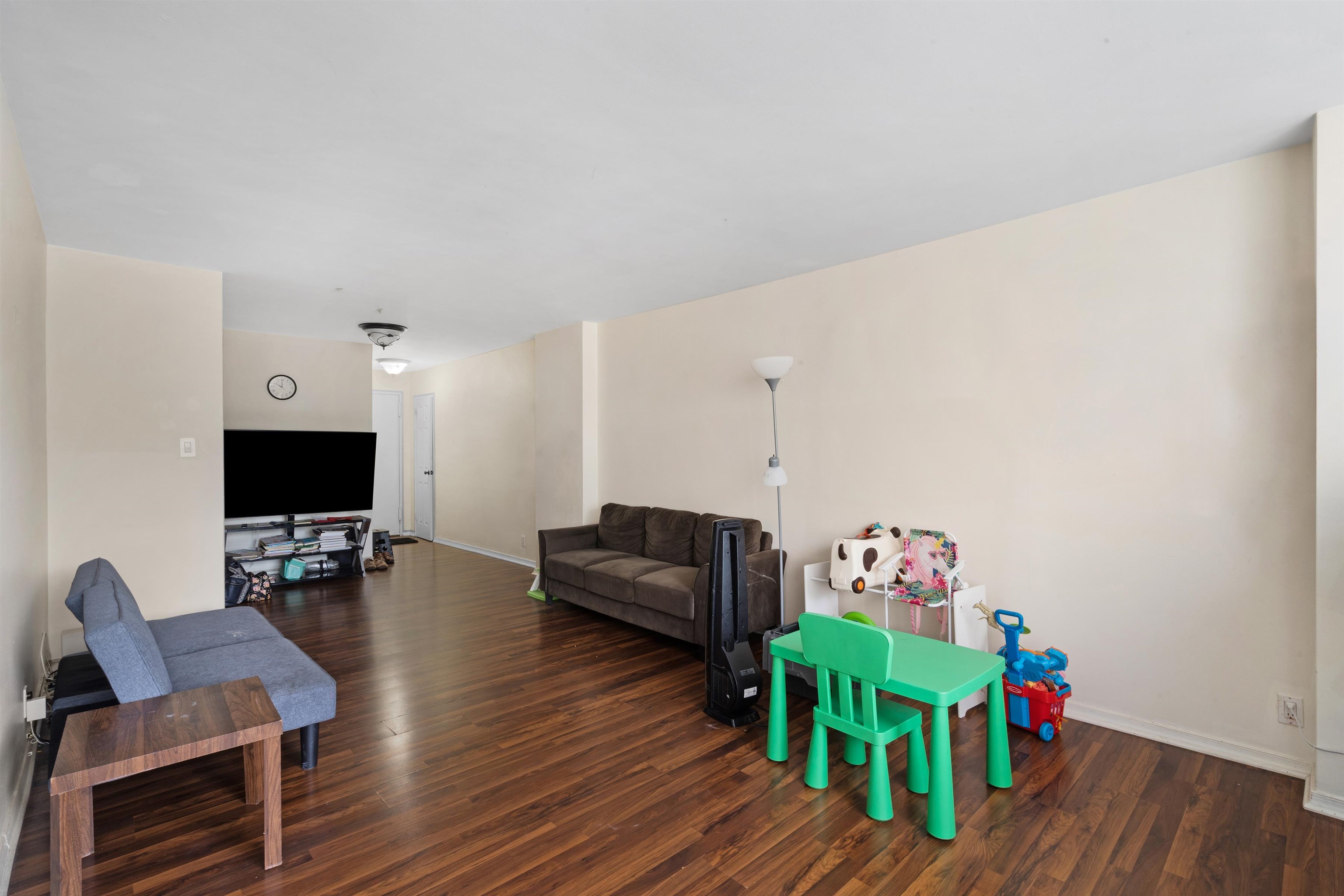 225 ST PAULS AVE - Photo 4