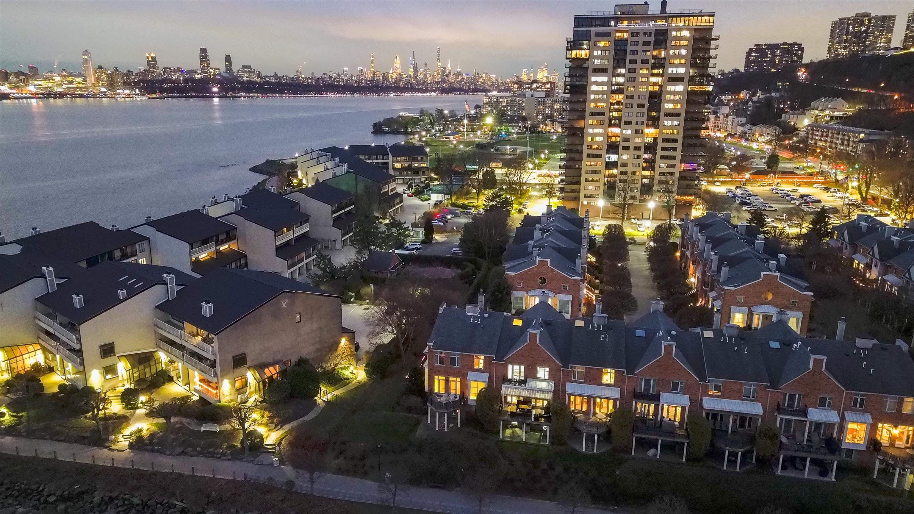 119 HUDSON COVE - Photo 2