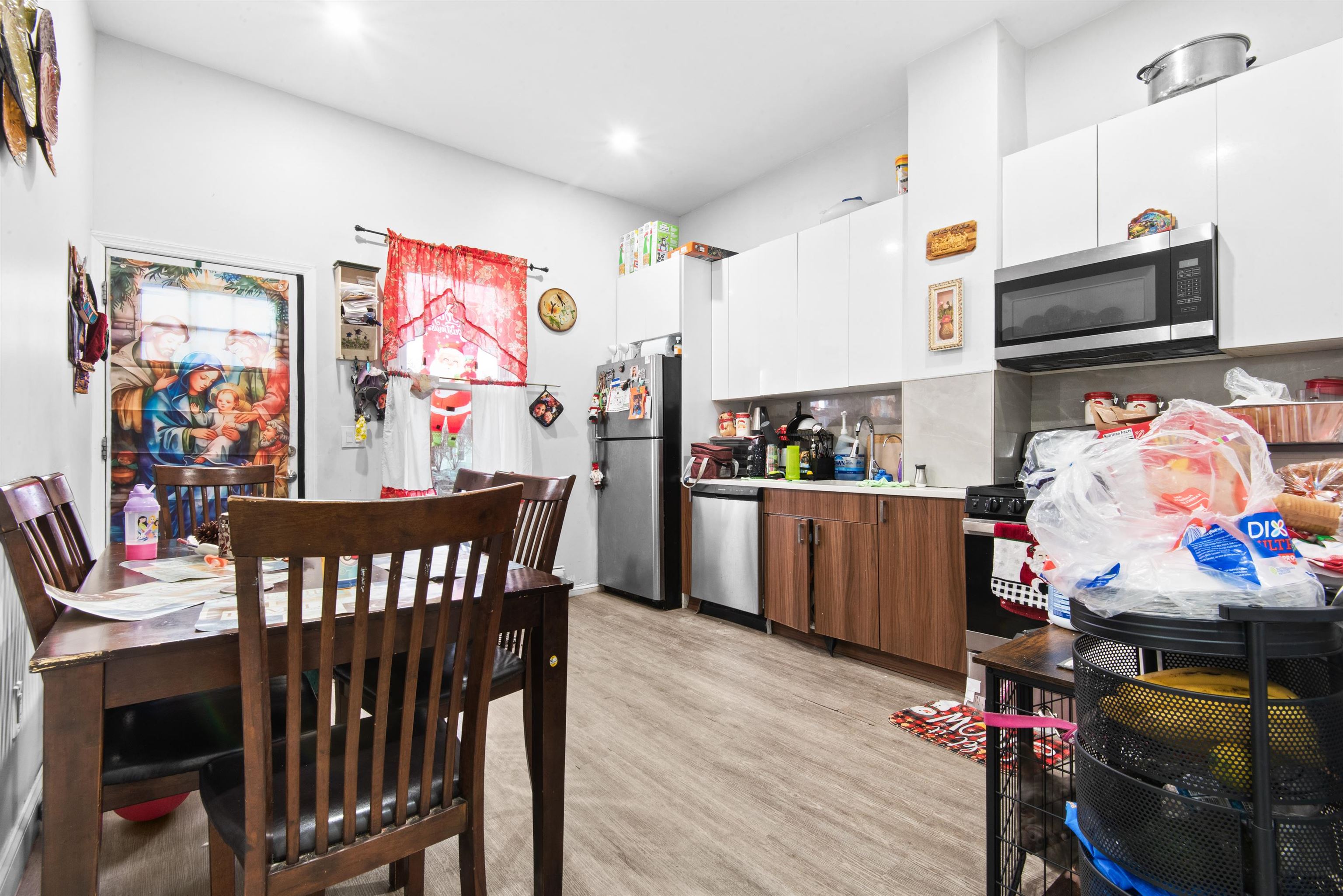 1515 KERRIGAN AVE - Photo 2