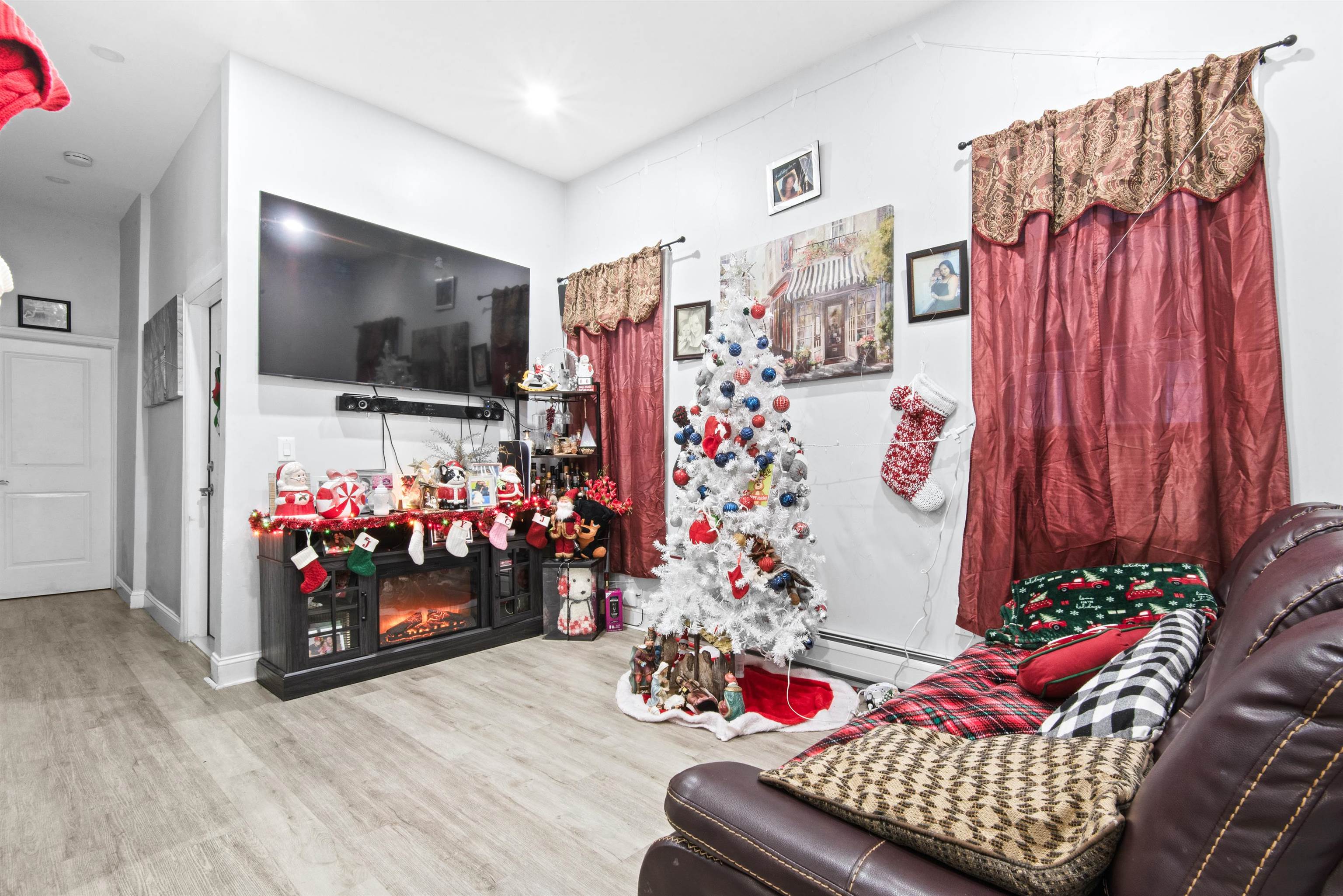 1515 KERRIGAN AVE - Photo 3